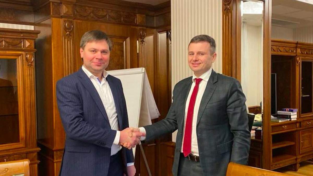Голова УФЖК Василь Шкураков і міністр фінансів Сергій Марченко Голова УФЖК Василь Шкураков і міністр фінансів Сергій Марченко