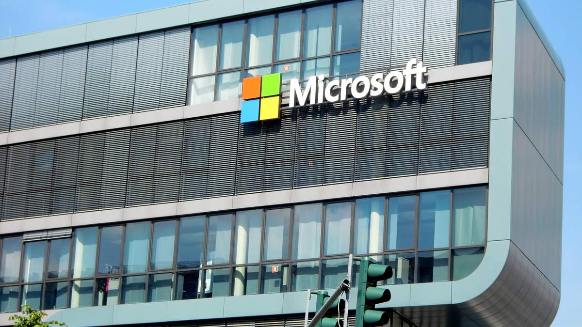 Акции Microsoft установили новый рекорд после финотчета 2020 года Акции Microsoft установили новый рекорд после финотчета 2020 года