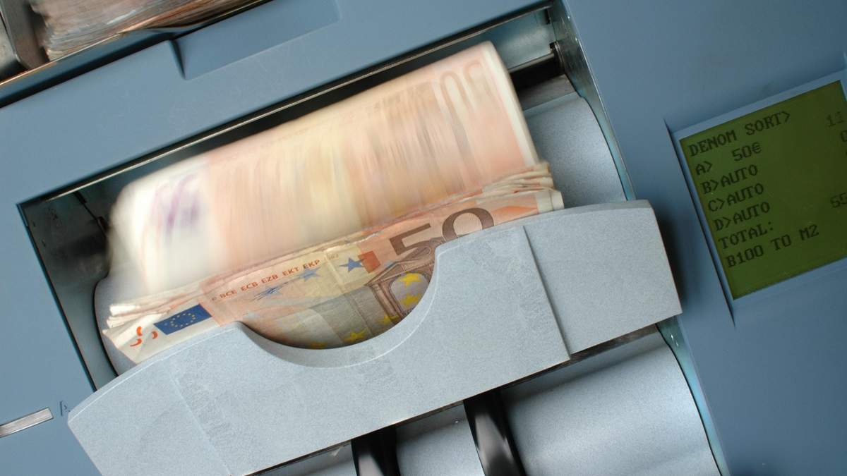 Нацбанк збільшив е-ліміт на деякі валютні операції – сума Нацбанк збільшив е-ліміт на деякі валютні операції – сума