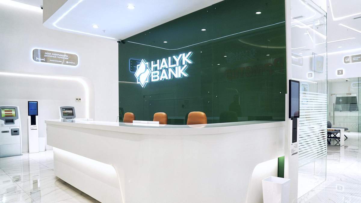Банки не працюють, їх акції обвалюються: що відбувається в Казахстані - Фінанси