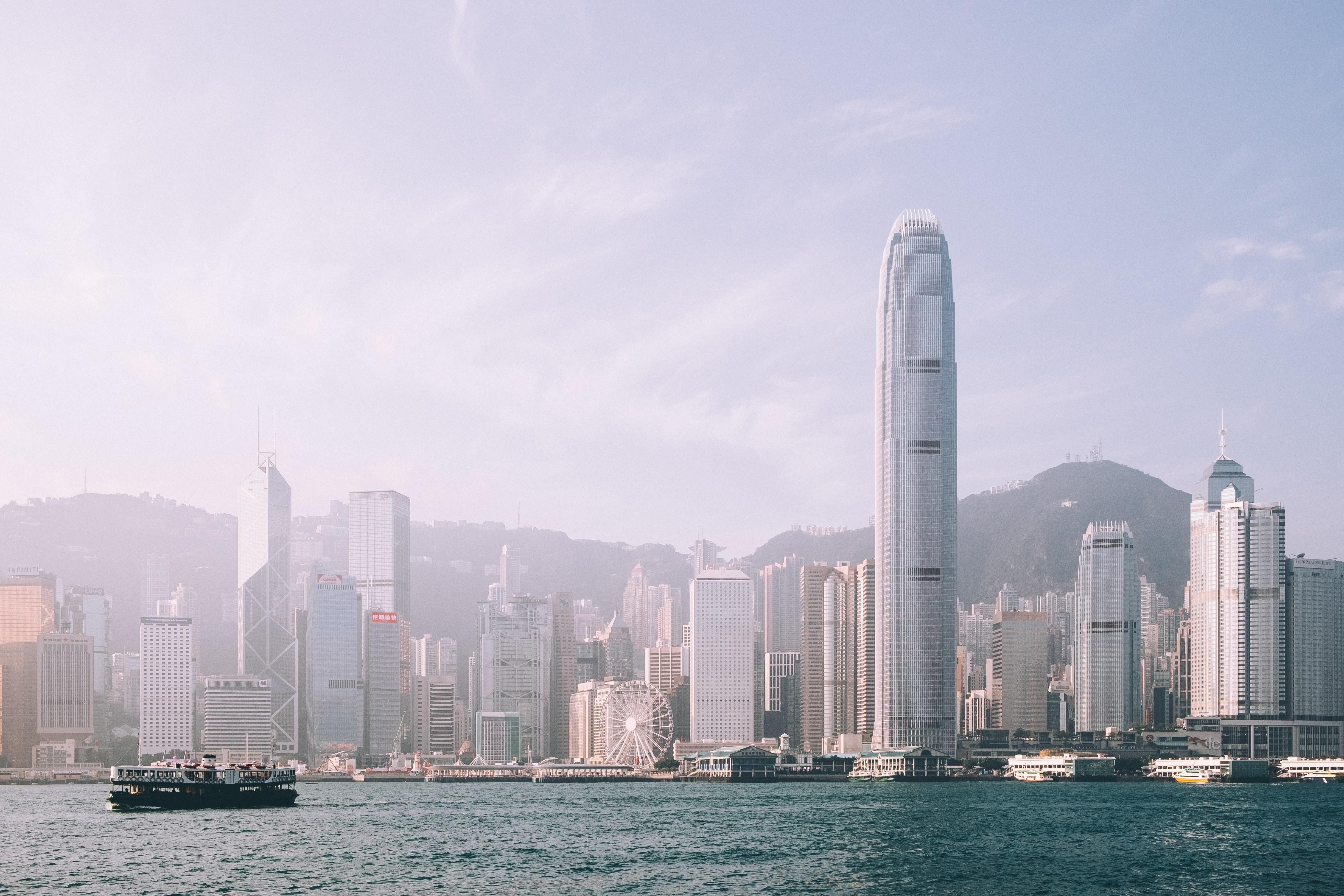 Глобальні компанії мають намір вийти з Гонконгу через плани США