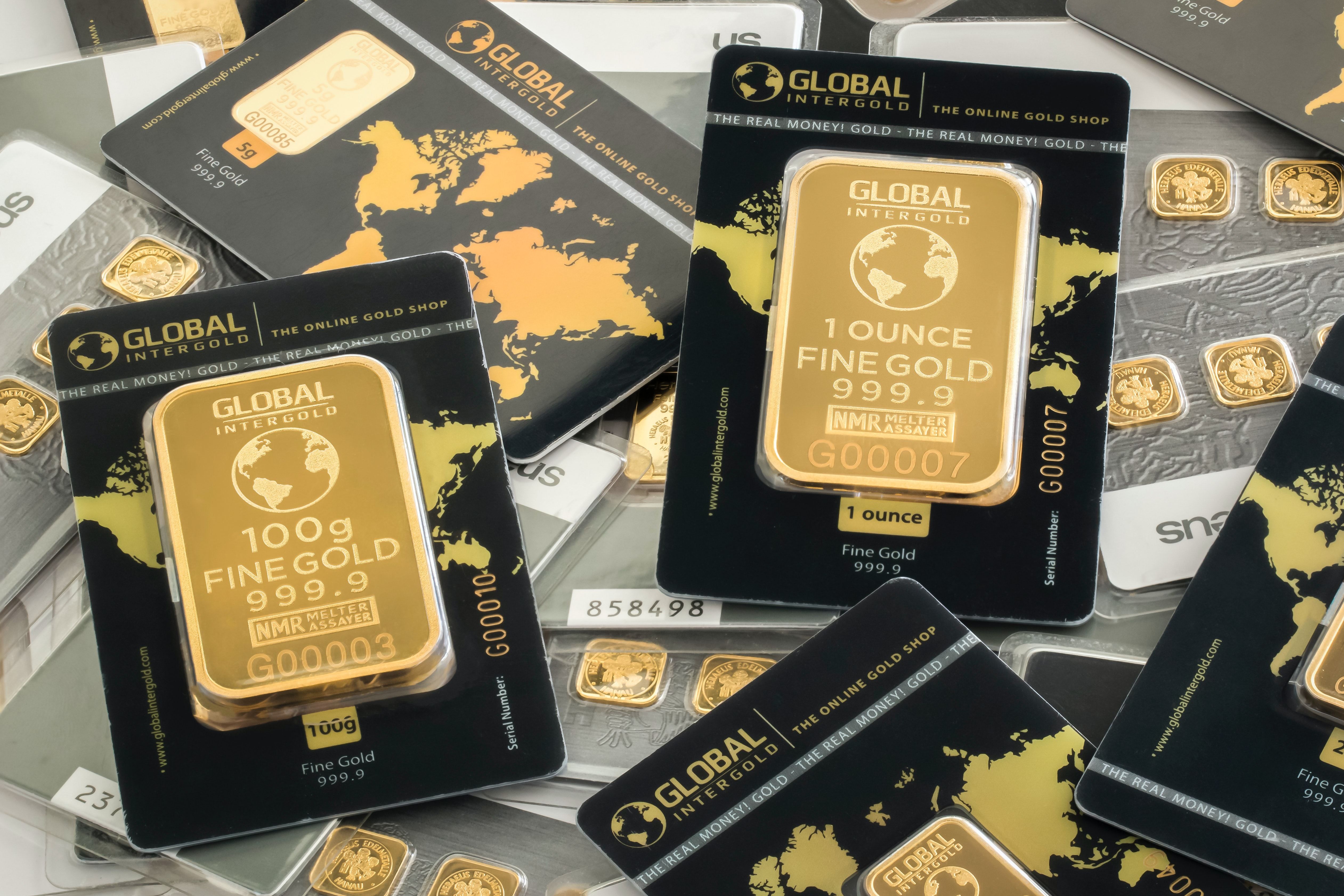 Ціна золота 1 вересня 2020 – метал дорожчає, долар падає
