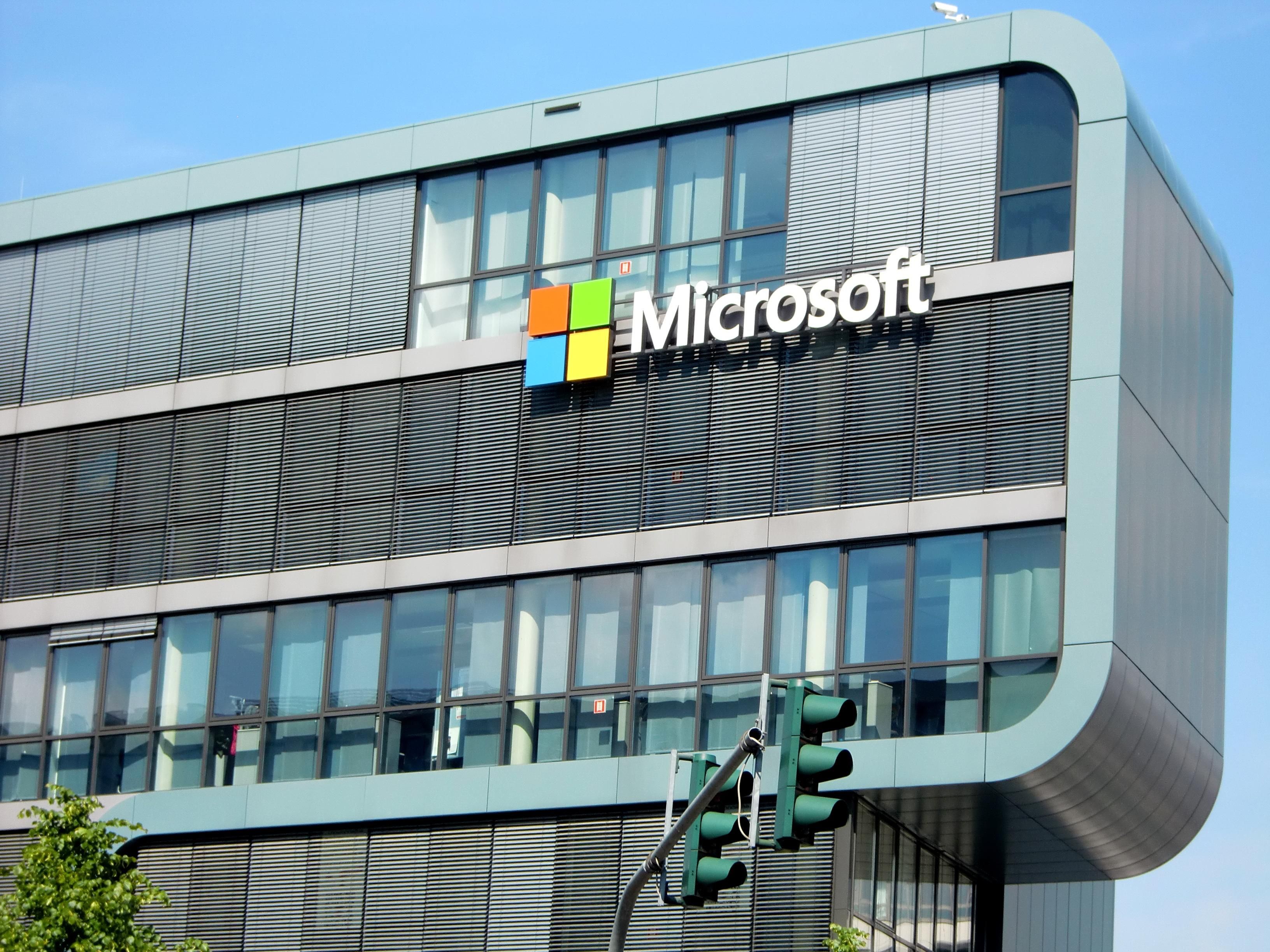 Акции Microsoft установили новый рекорд после финотчета 2020 года
