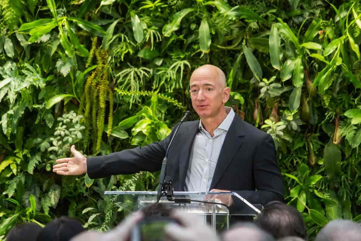 Джефф Безос покидає посаду гендиректора Amazon: що сталося
