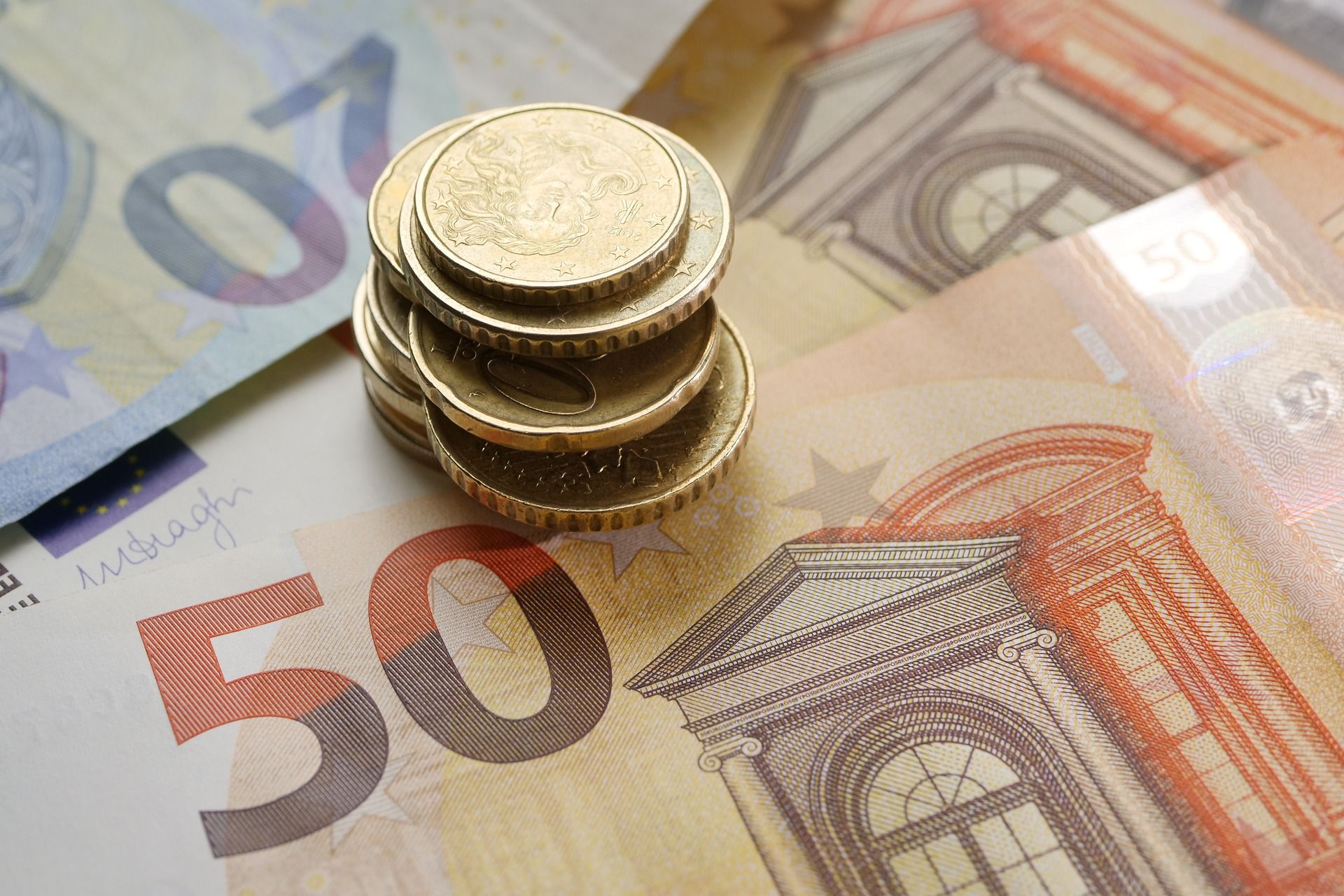 Готівковий курс долара та євро 26 лютого 2021