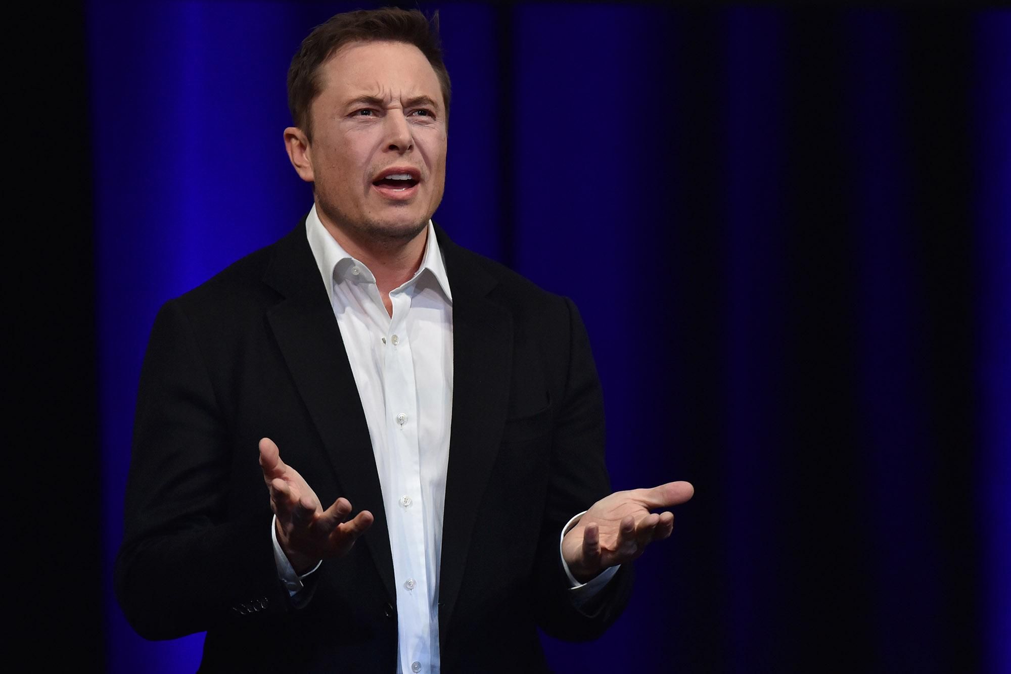 На Илона Маска подал в суд инвестор Tesla: причина