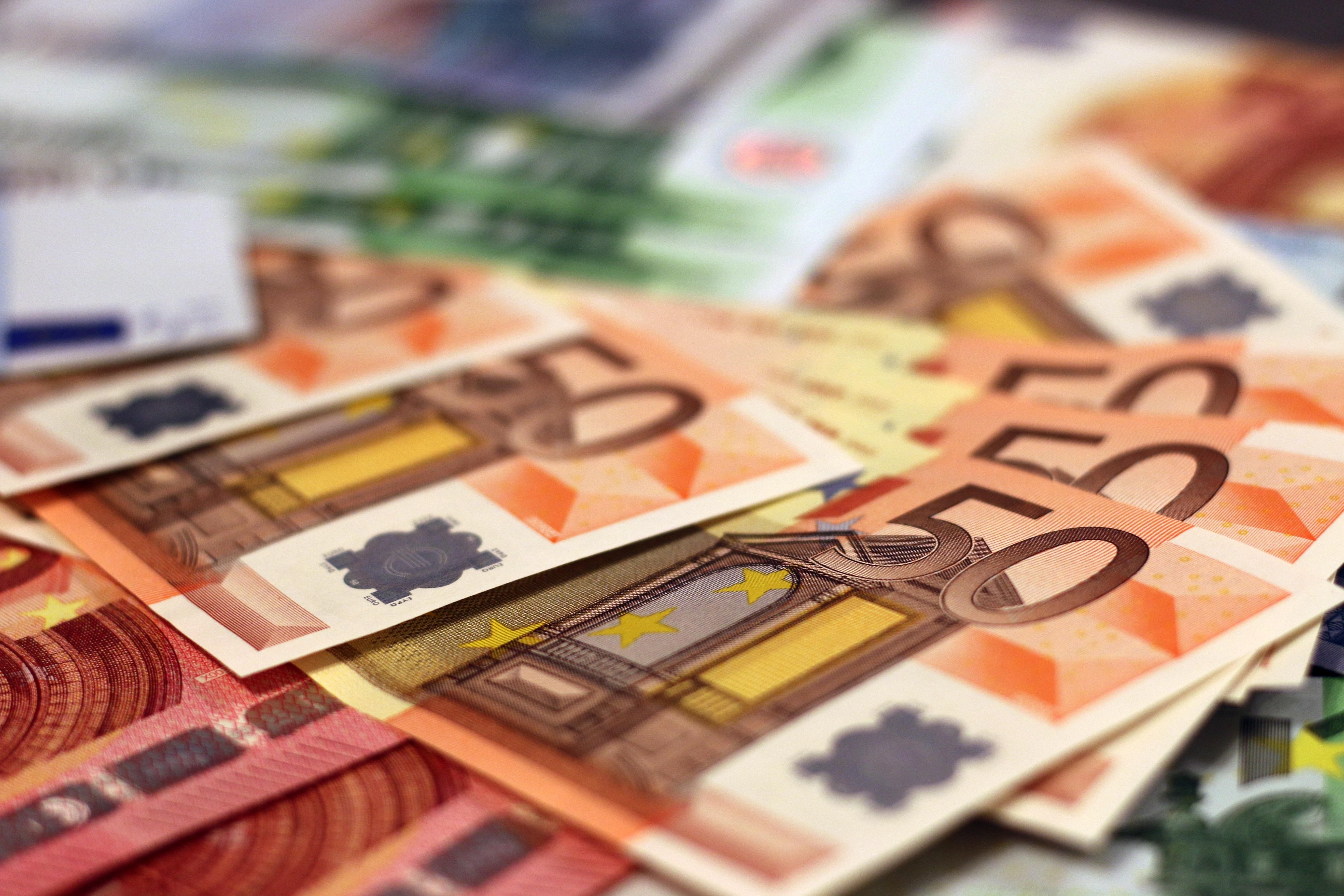 Курс доллара, евро – курс валют НБУ на 15 апреля 2021