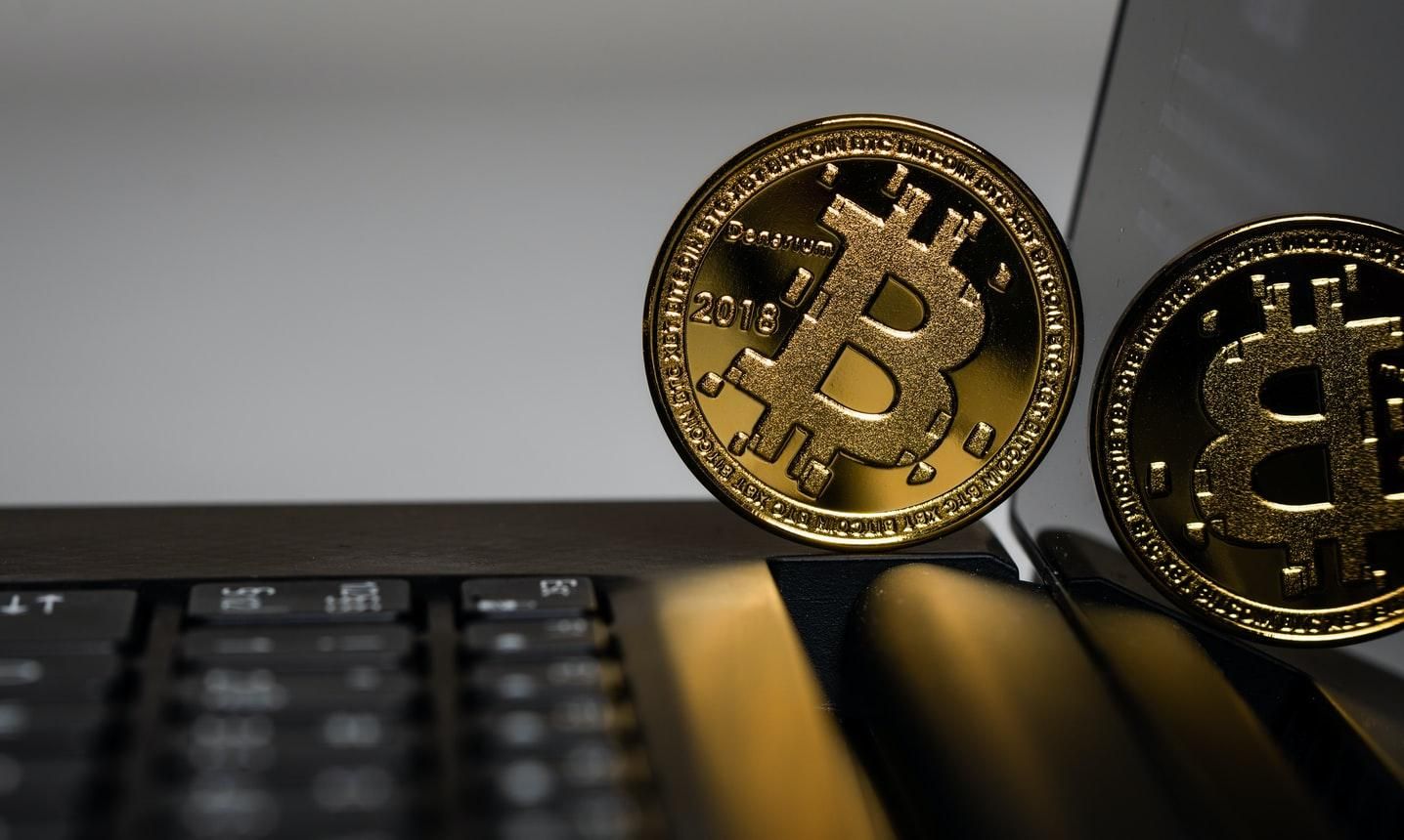 Биткоин падает в цене Биткоин падает в цене
