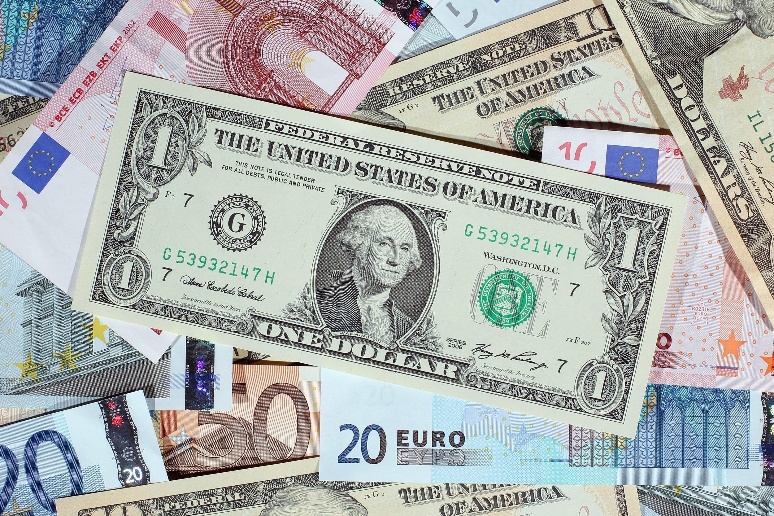 Курс долара, євро – курс валют НБУ на 2 серпня 2021