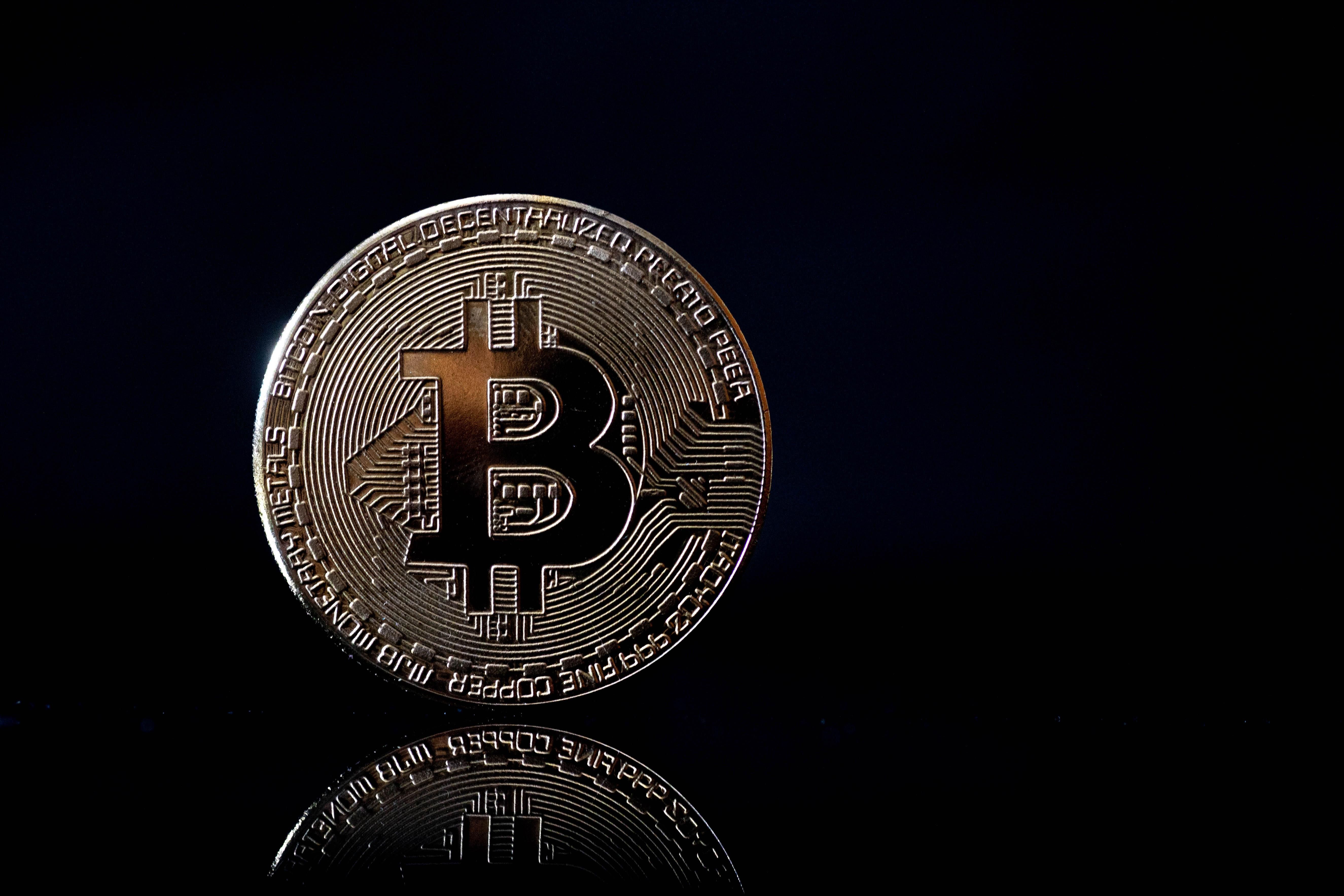Аналитик Bloomberg назвал имя возможного создателя биткоина: первое фото - bitcoin новости - Финансы