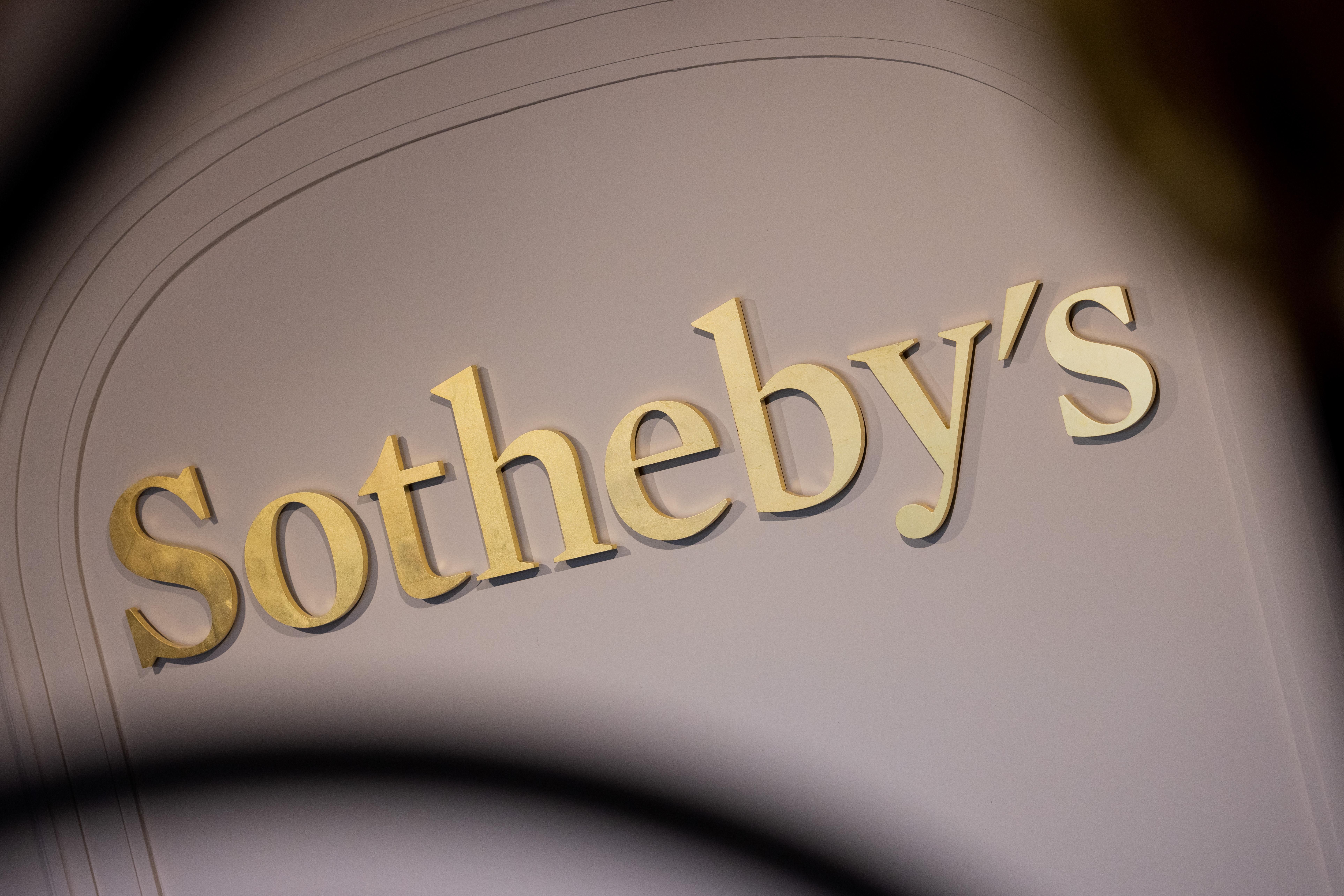 Ажіотаж на аукціоні Sotheby's: що для крипторинку означає продаж NFT-колекції за 19 мільйонів - Фінанси Ажіотаж на аукціоні Sotheby's: що для крипторинку означає продаж NFT-колекції за 19 мільйонів - Фінанси