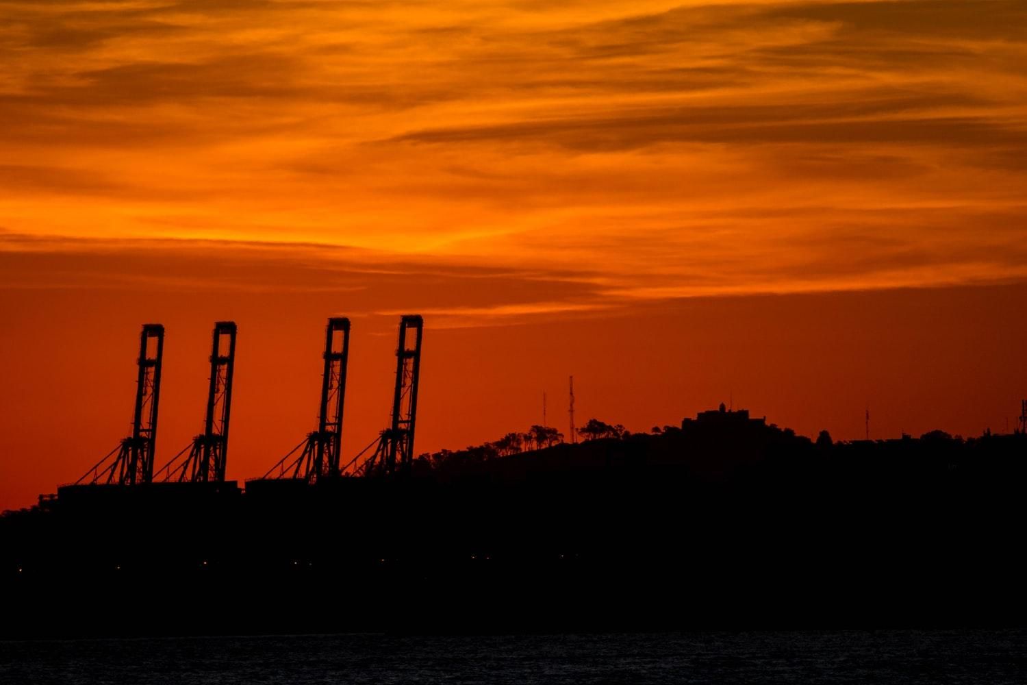 Безпрецедентна інтервенція Китаю: чому Пекін почав продавати стратегічні запаси нафти - нафта новини - Фінанси Безпрецедентна інтервенція Китаю: чому Пекін почав продавати стратегічні запаси нафти - нафта новини - Фінанси