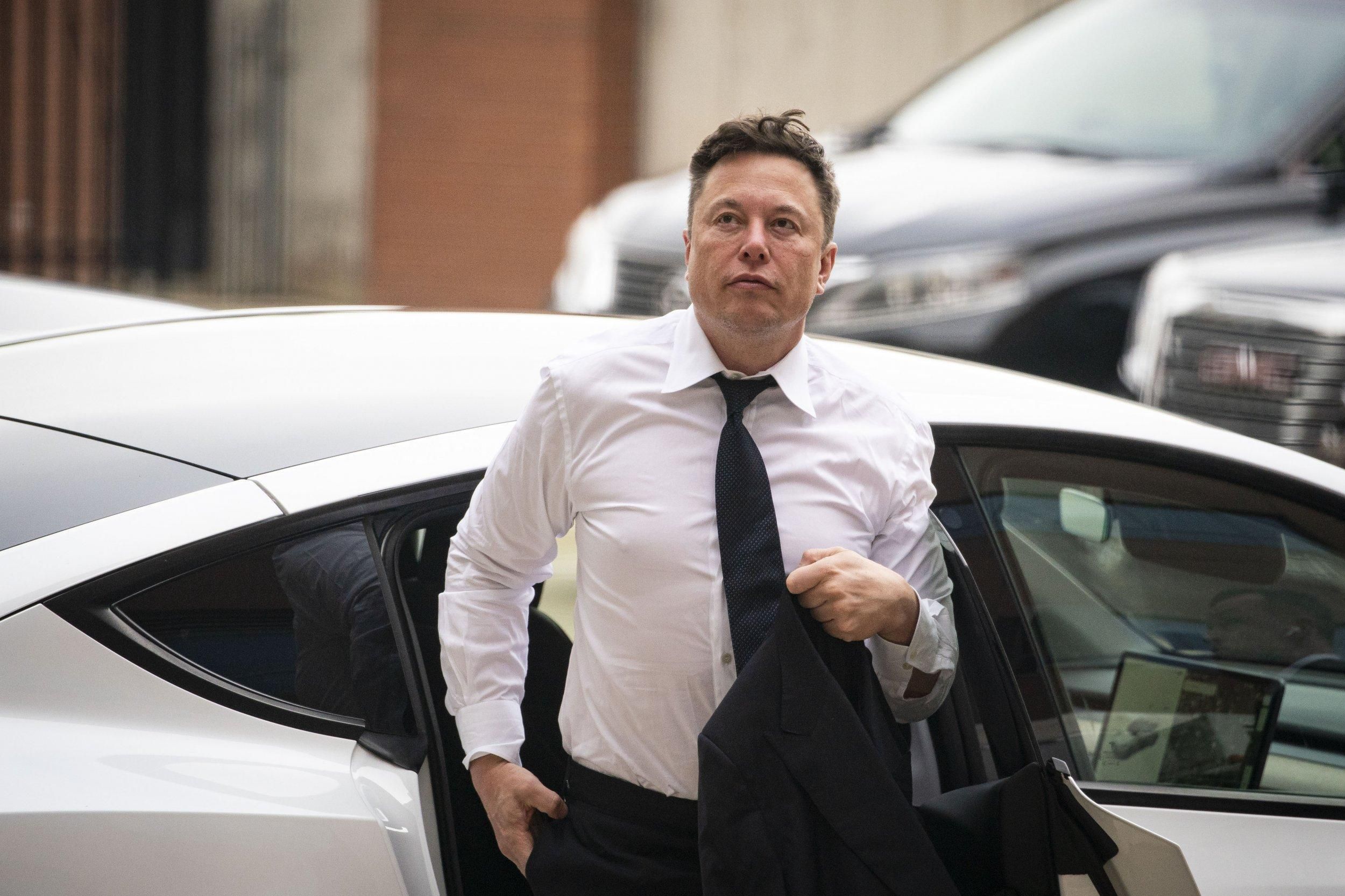 Ілон Маск продав акції Tesla за 5 мільярдів доларів: що він зробить з грошима - Фінанси Ілон Маск продав акції Tesla за 5 мільярдів доларів: що він зробить з грошима - Фінанси