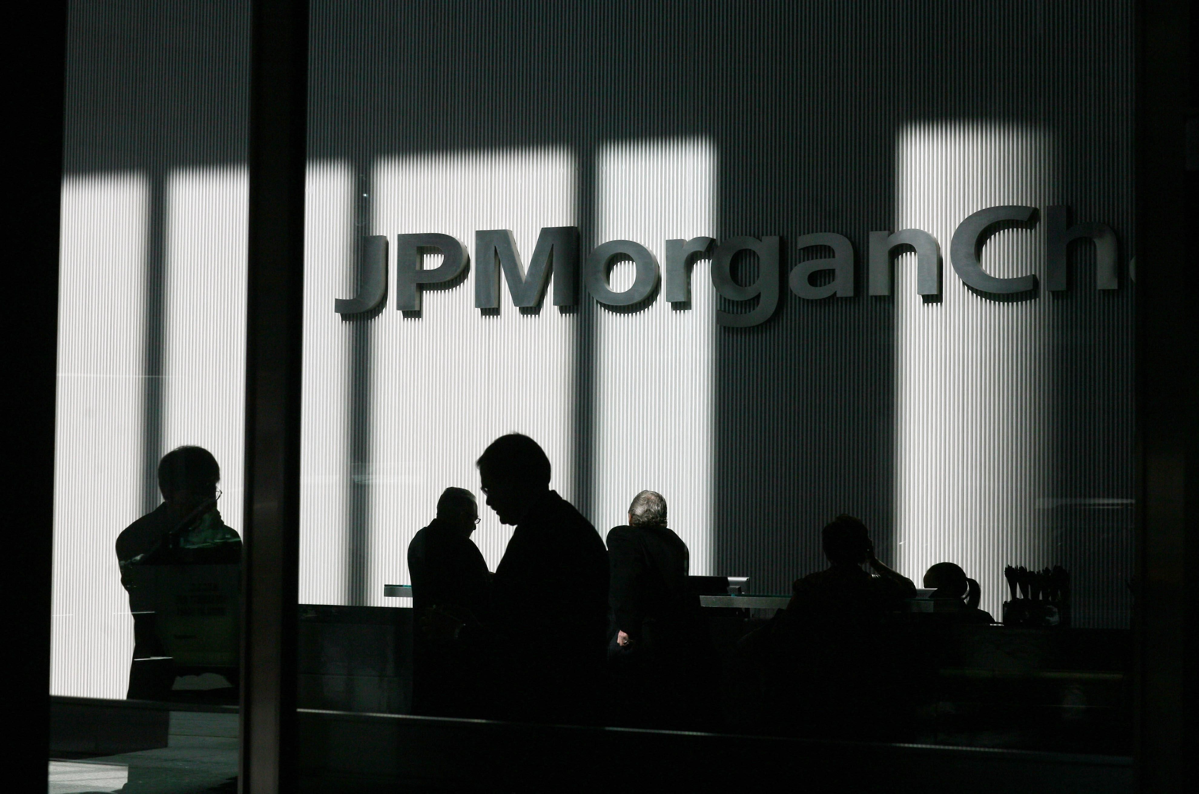 JPMorgan подал иск против Tesla более чем на 162 миллиона долларов - Финансы