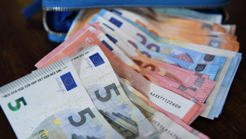 Гривня знову дещо зміцніла щодо євро: курс валют на 14 квітня