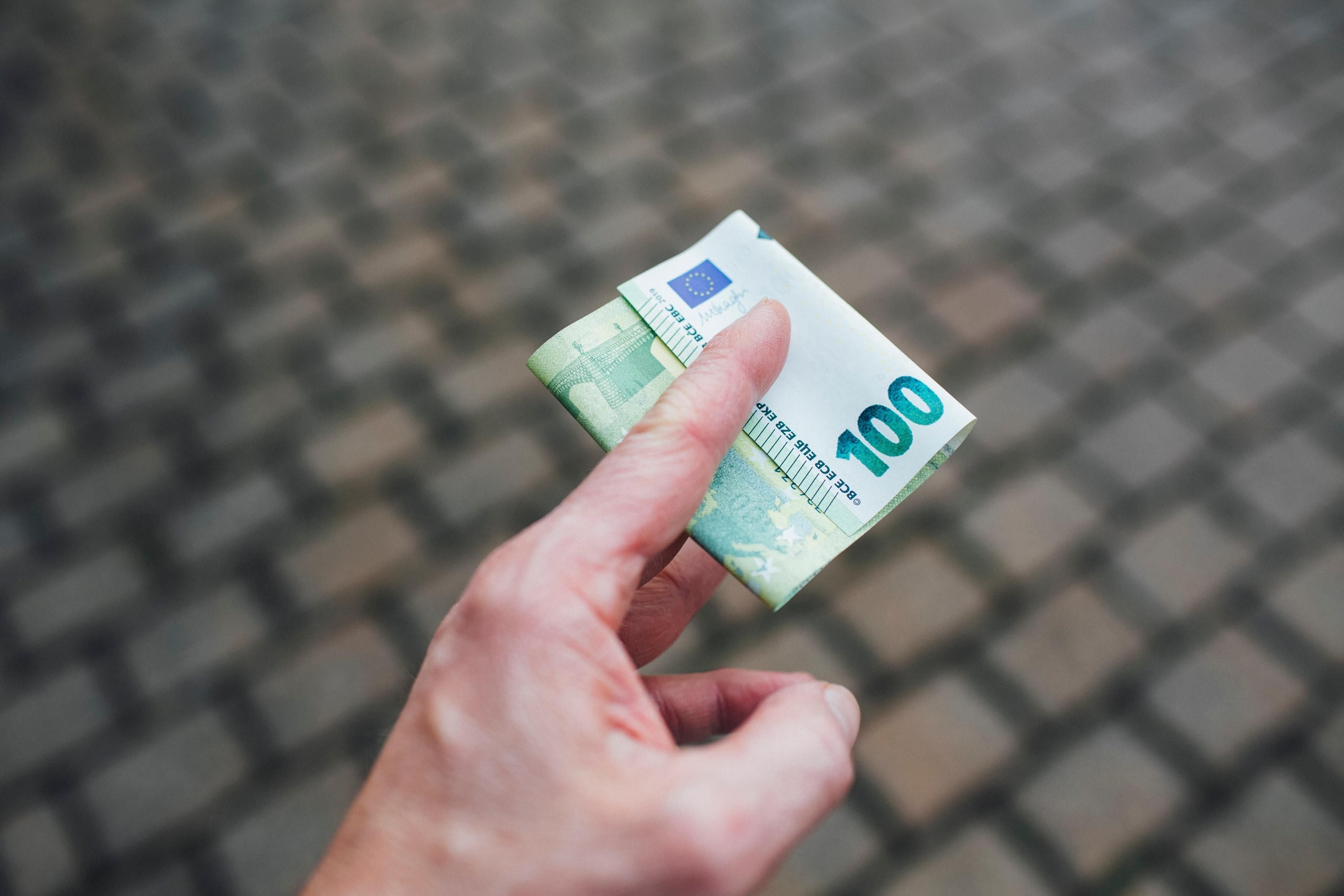 Євро і злотий подорожчали: курс валют на 21 квітня - Фінанси Євро і злотий подорожчали: курс валют на 21 квітня - Фінанси