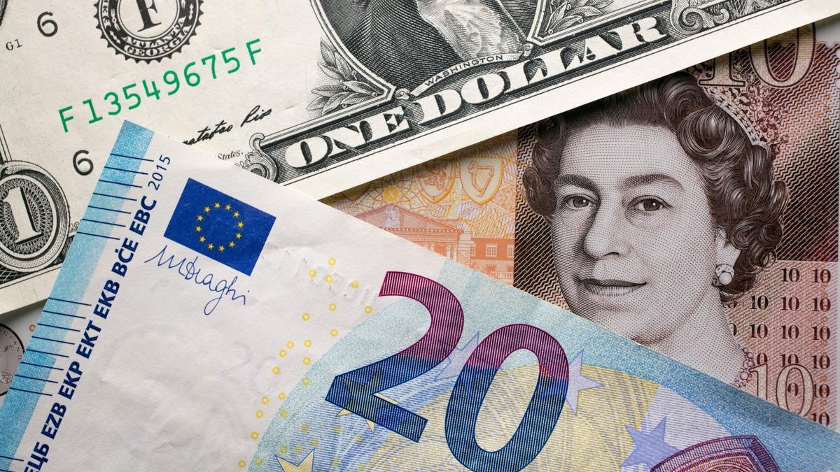 Гривна продолжает укрепляться: сколько стоят евро и злотый