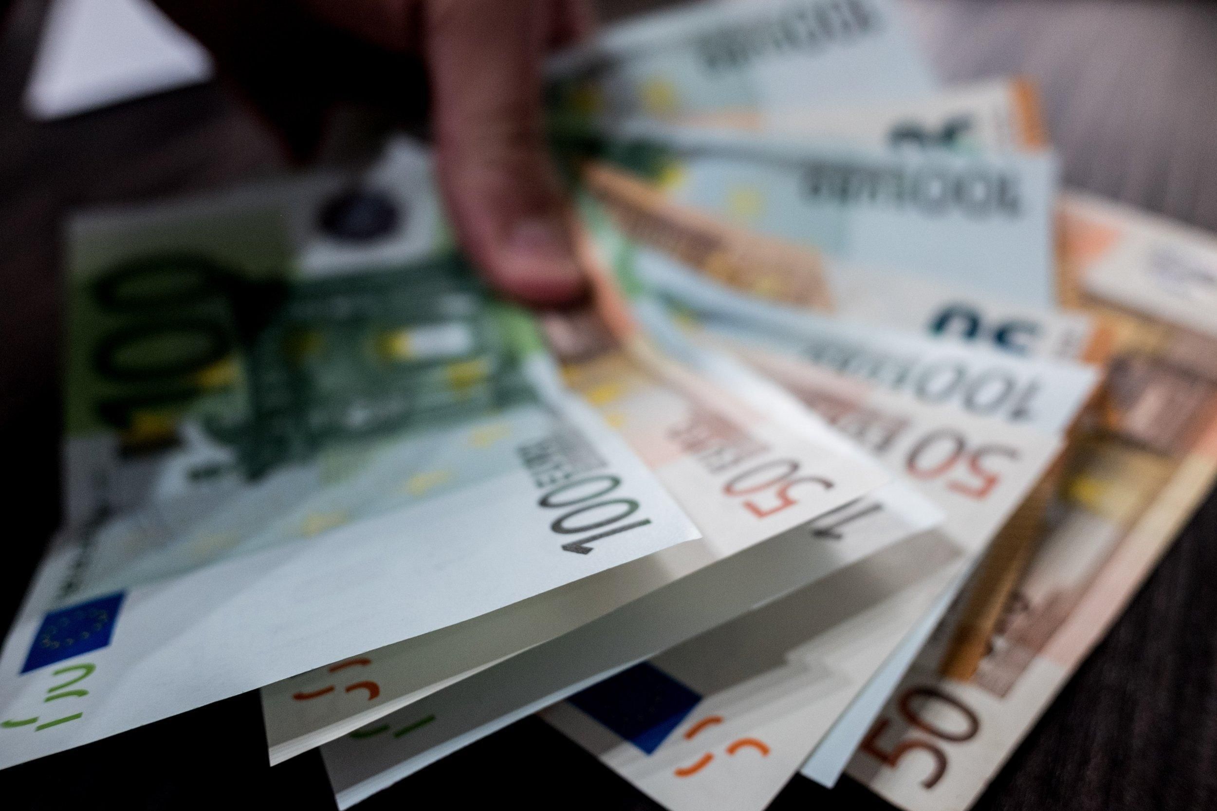 Євро та злотий повернулися до падіння: курс валют від Нацбанку на 17 червня Євро та злотий повернулися до падіння: курс валют від Нацбанку на 17 червня