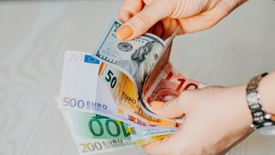 Евро и злотый подорожали: курс валют на 29 июня