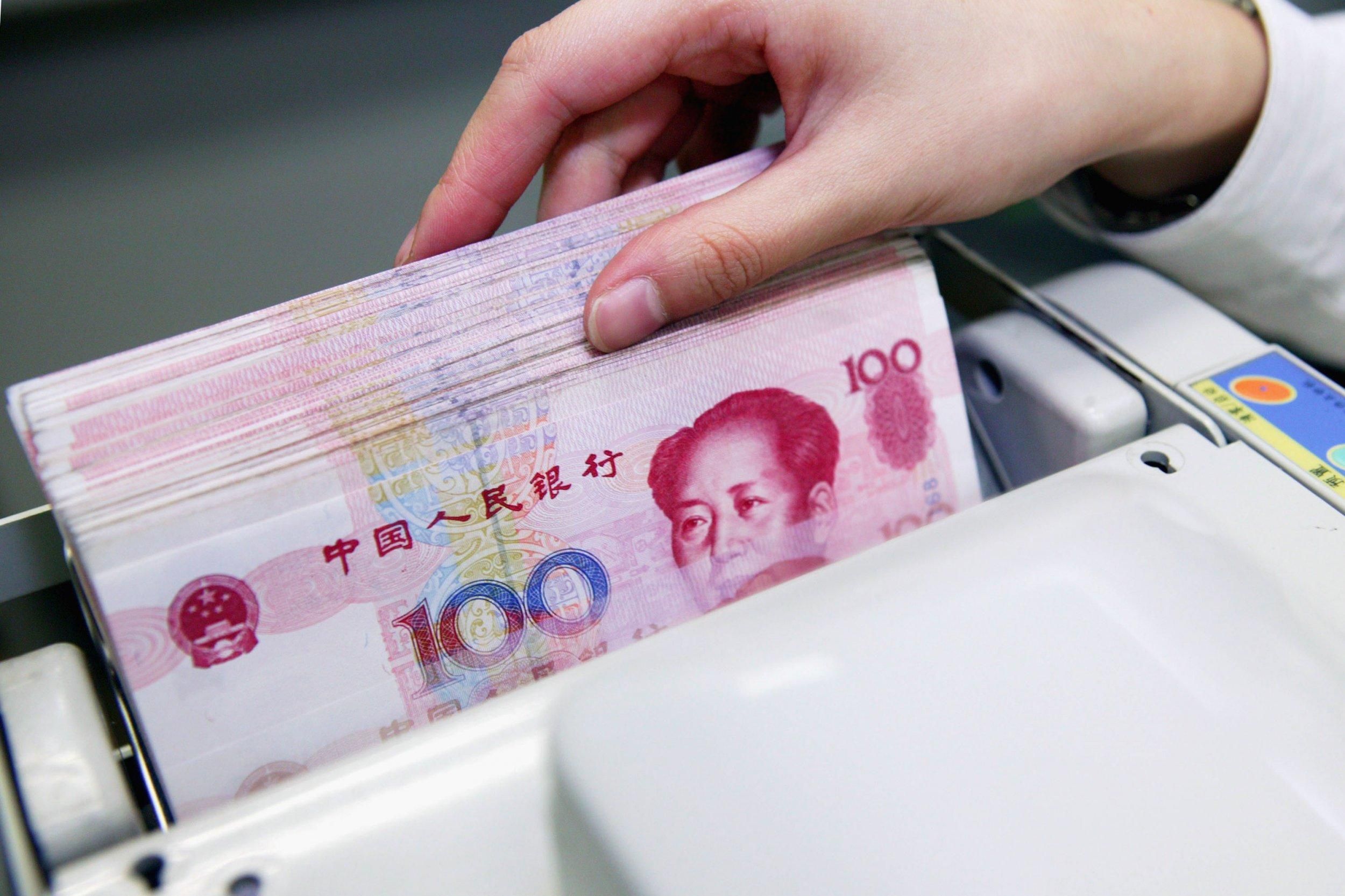 Борьба за статус главной резервной валюты мира между долларом и юанем