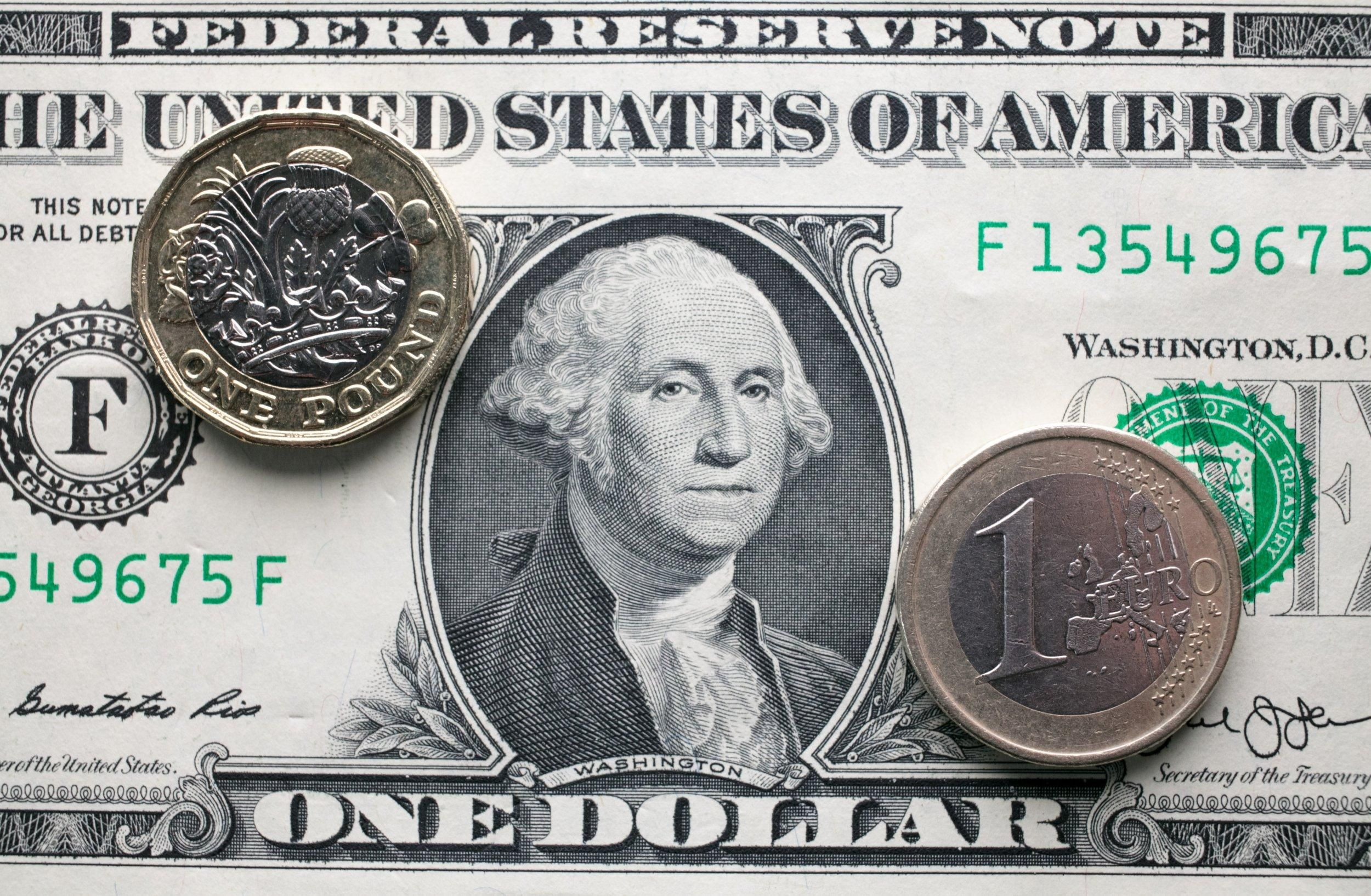 Доллар укрепляет позиции по корзине из 6 валют