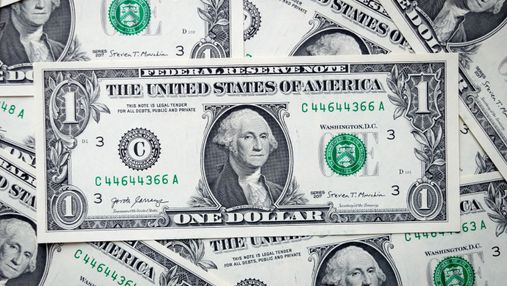 Стрімке зростання долара США: про які рекорди відомо