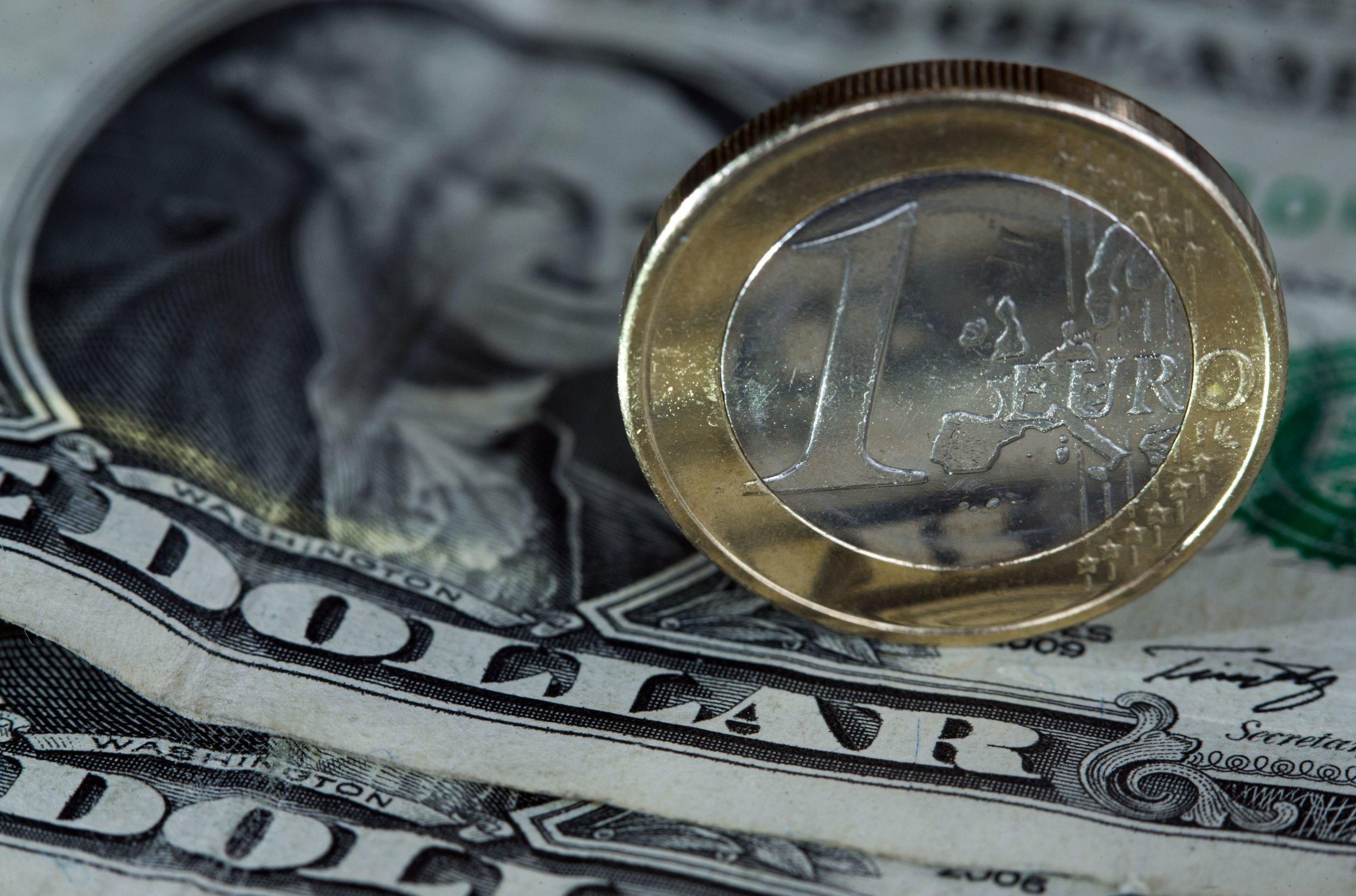 Курс доллара, фунта и евро