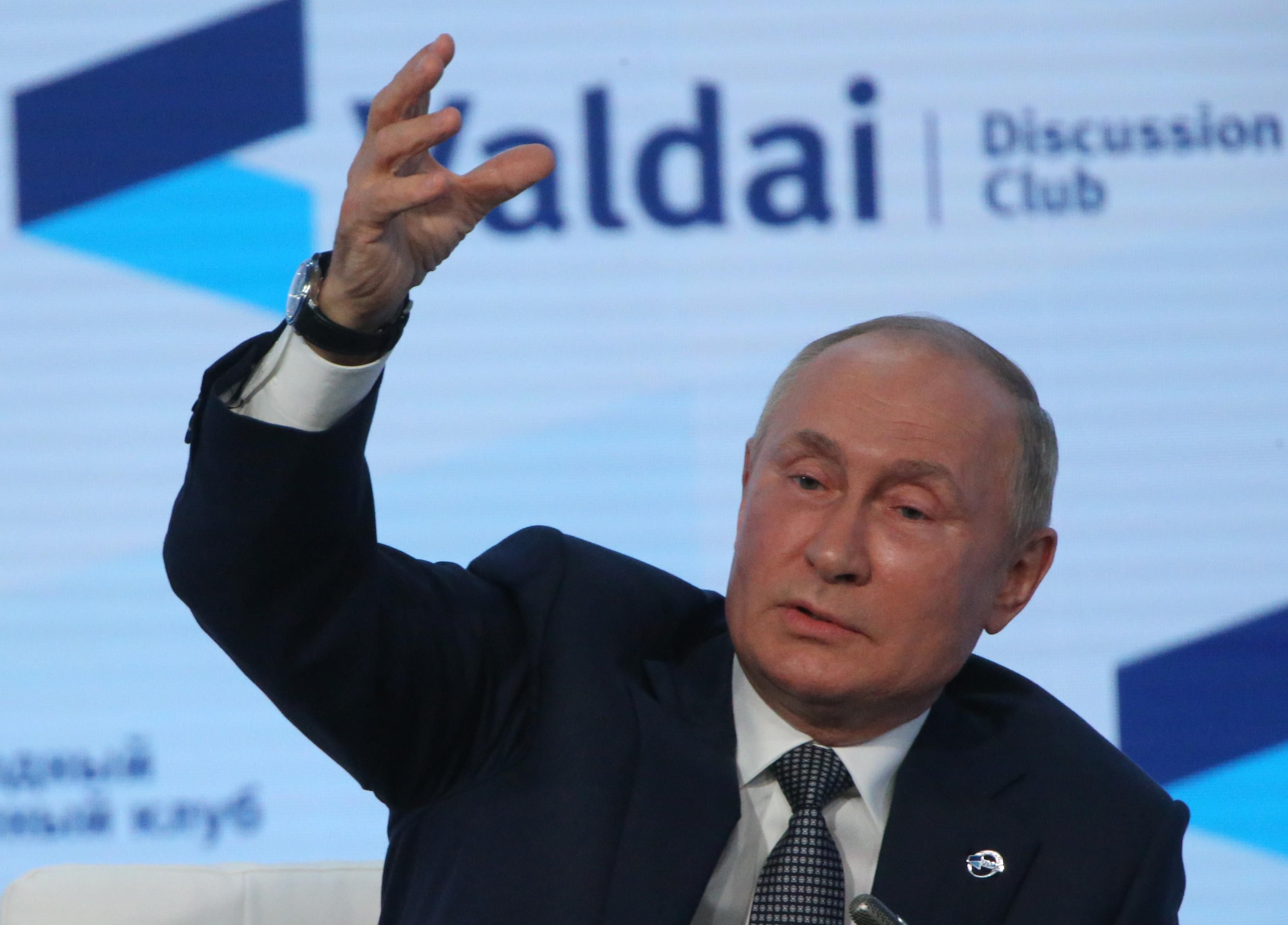 Путін про долар США та санкції проти Росії