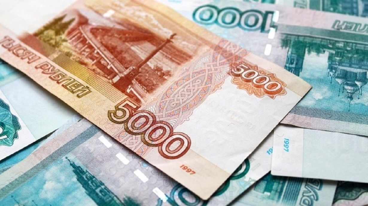Російський рубль слабшає проти долара