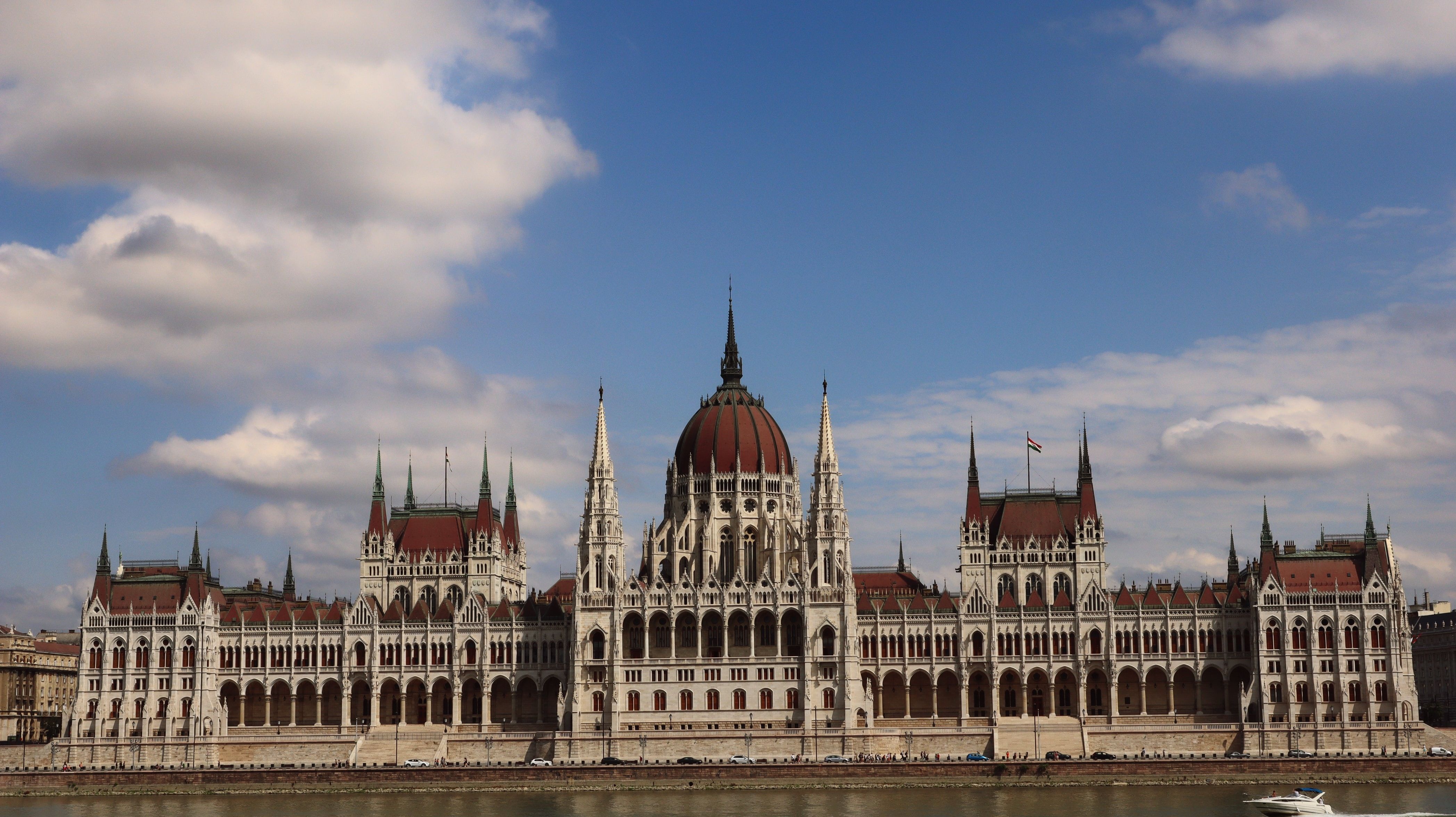 Угорщина про допомогу для України від ЄС 