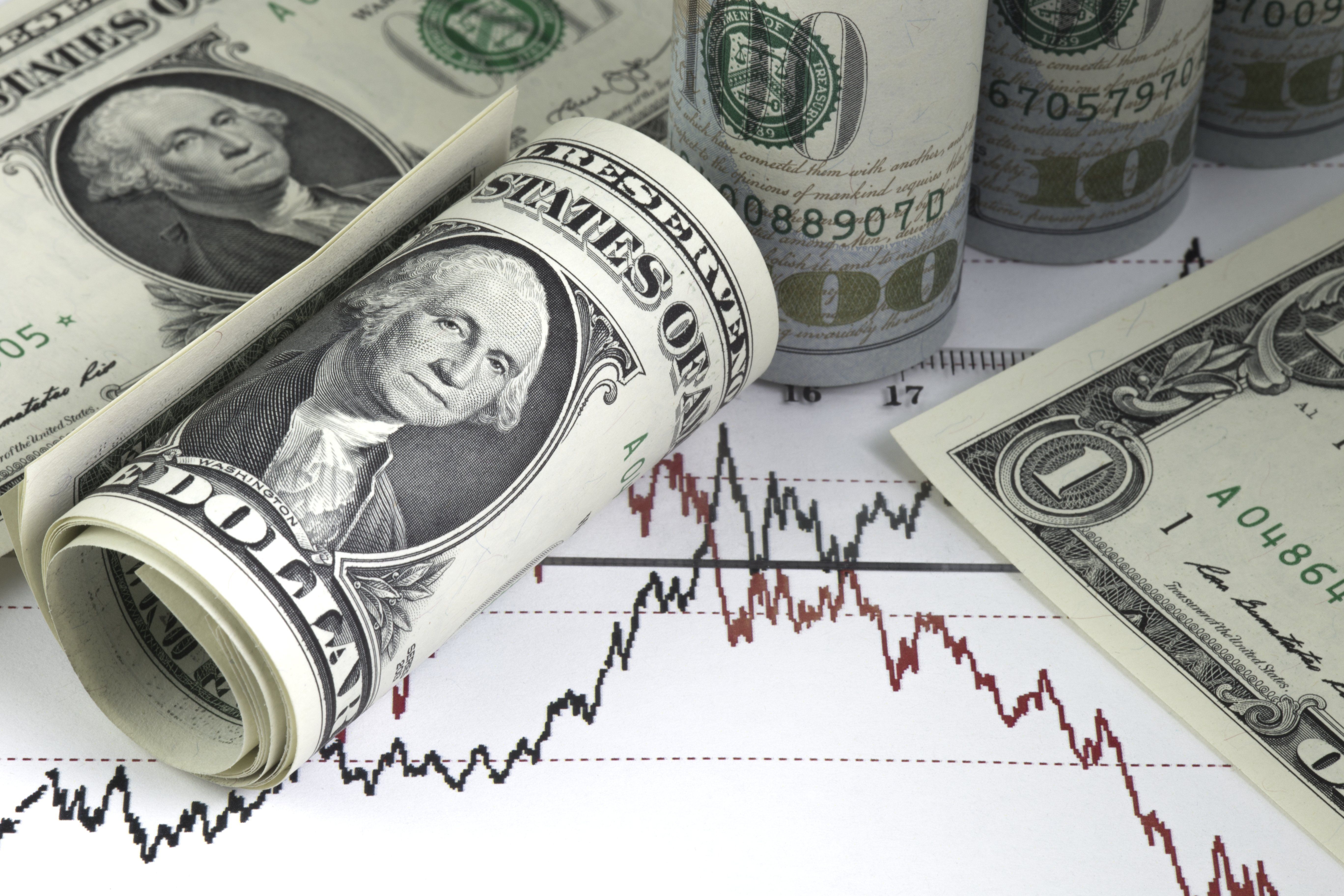 Доллар США теряет позиции на рынке