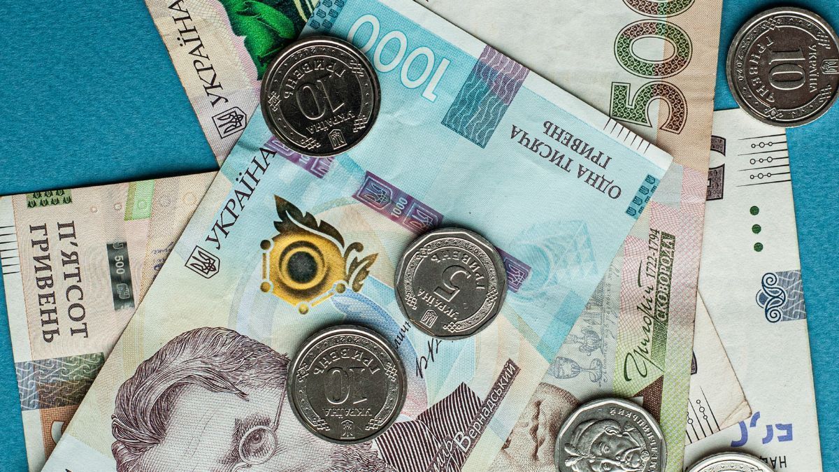 Видача готівки на касі Видача готівки на касі