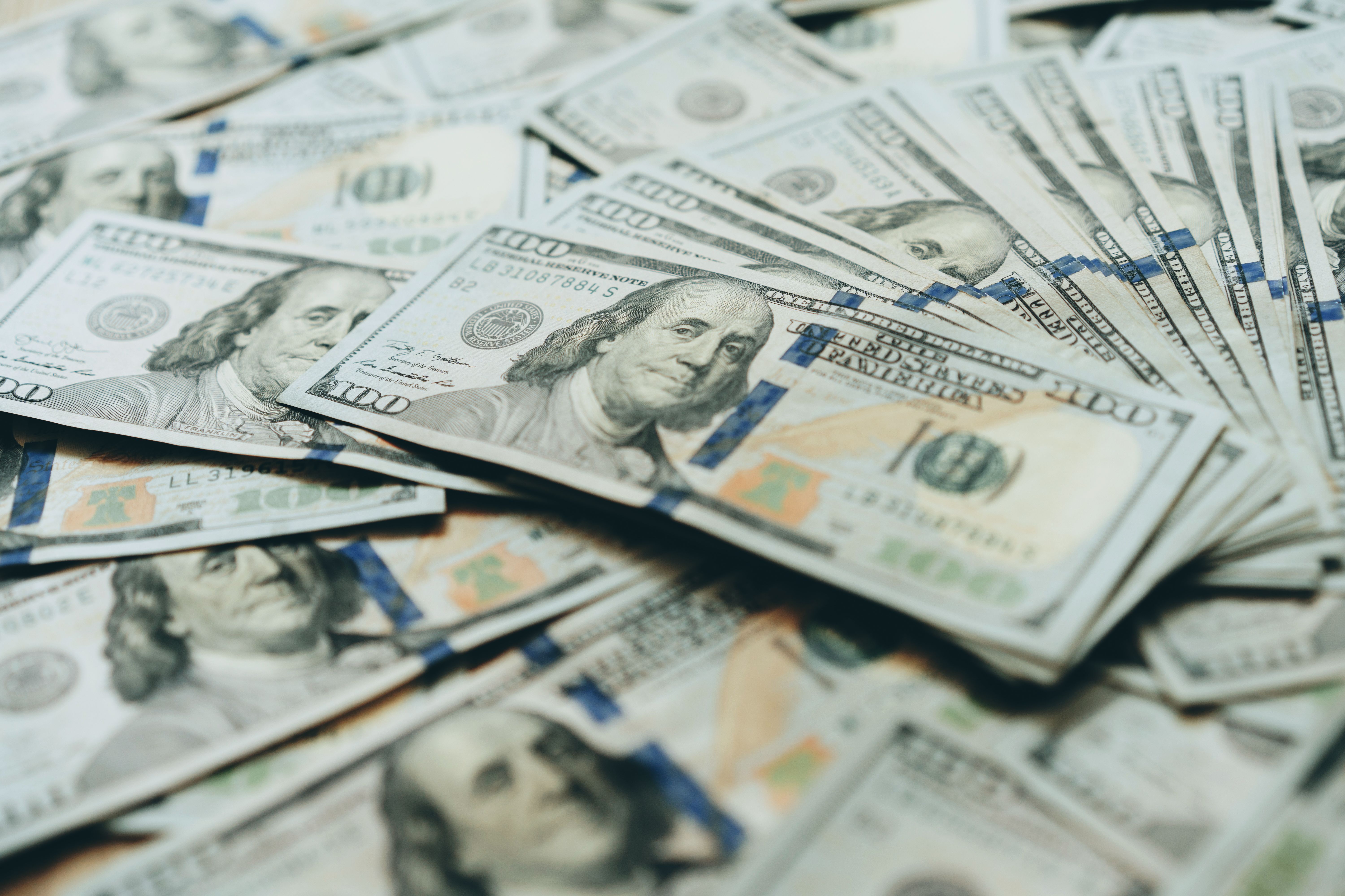 Динаміка долара США на ринку Динаміка долара США на ринку