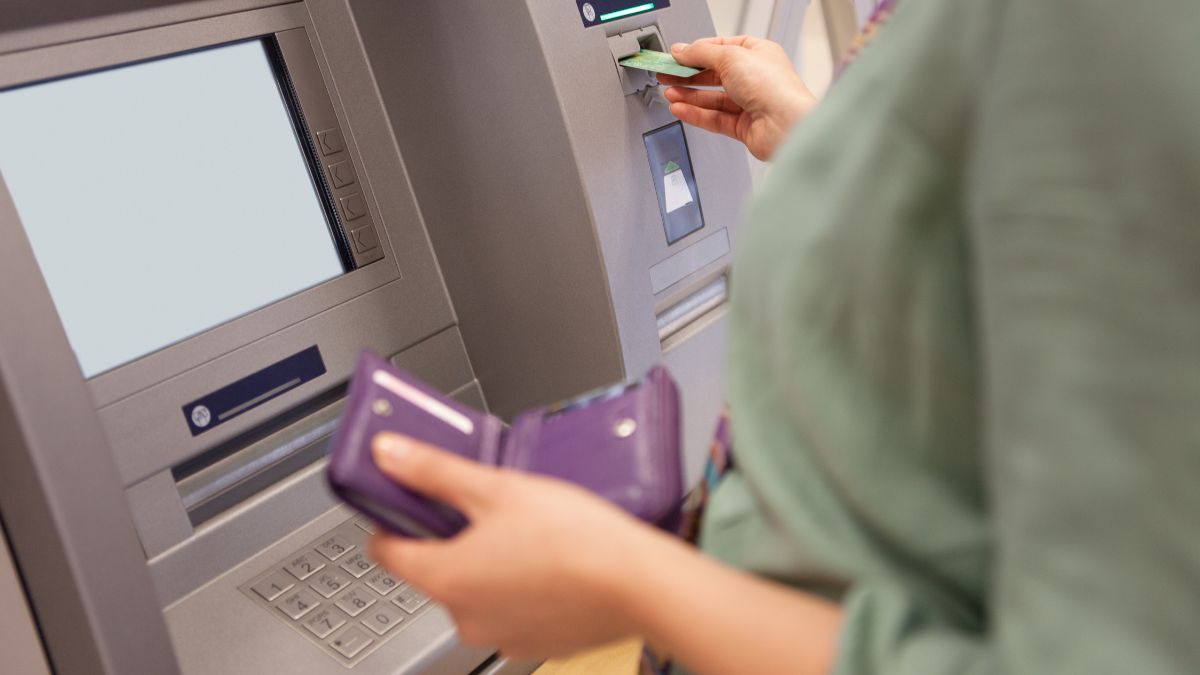 Как снять валюту с гривневой карты Как снять валюту с гривневой карты