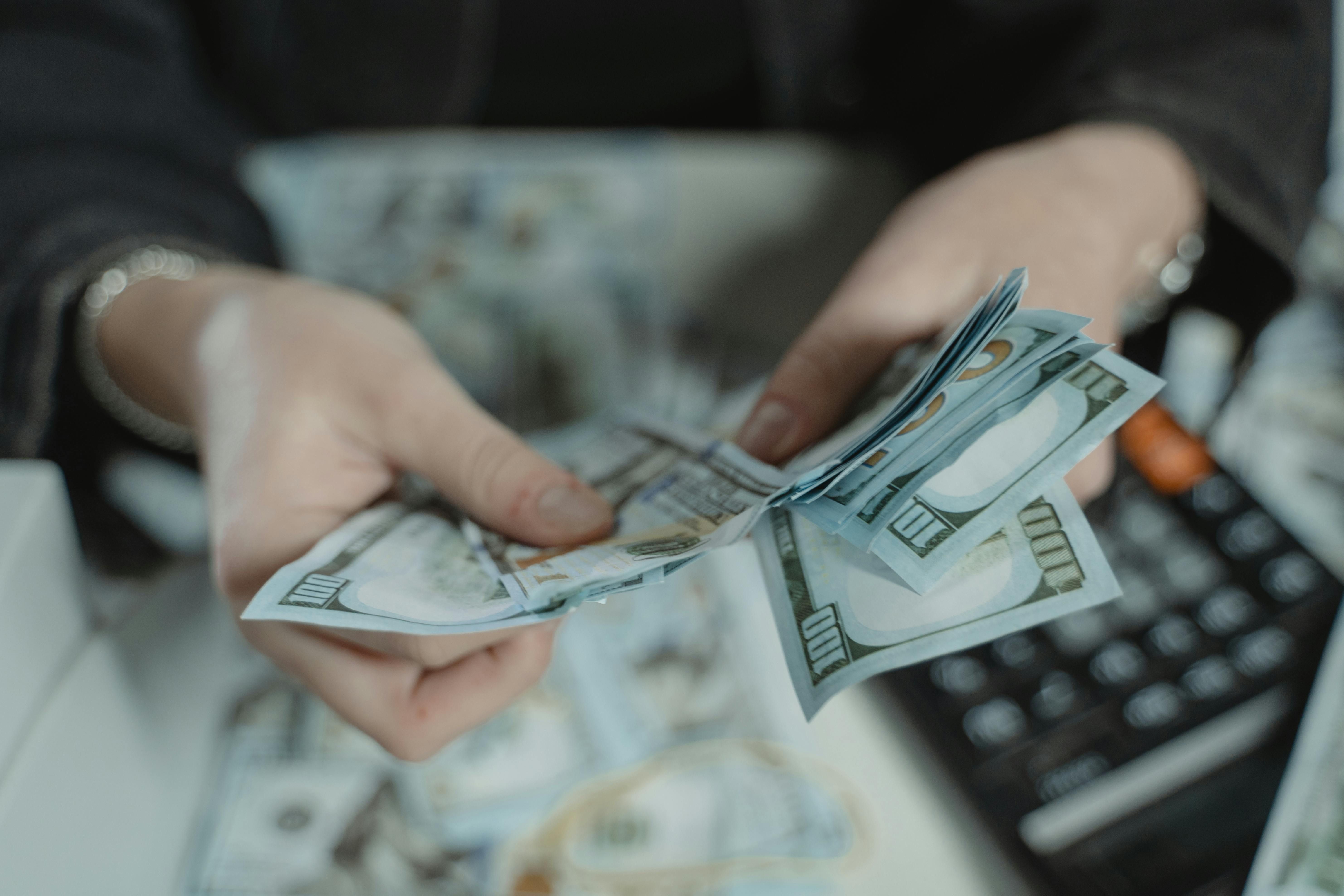 Як обміняти долар з відміткою в Україні 2025