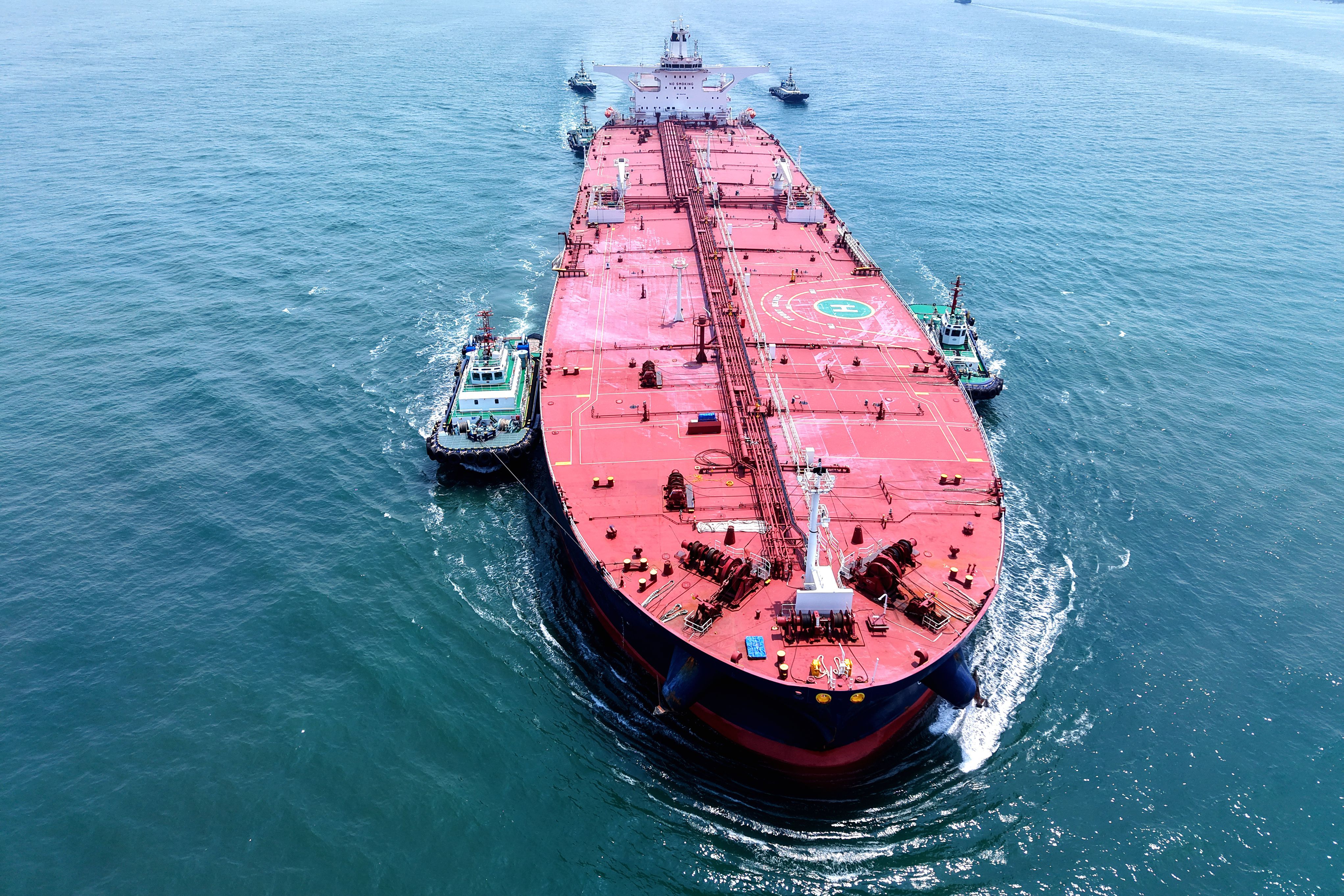 Танкер з сирою нафтою Танкер з сирою нафтою