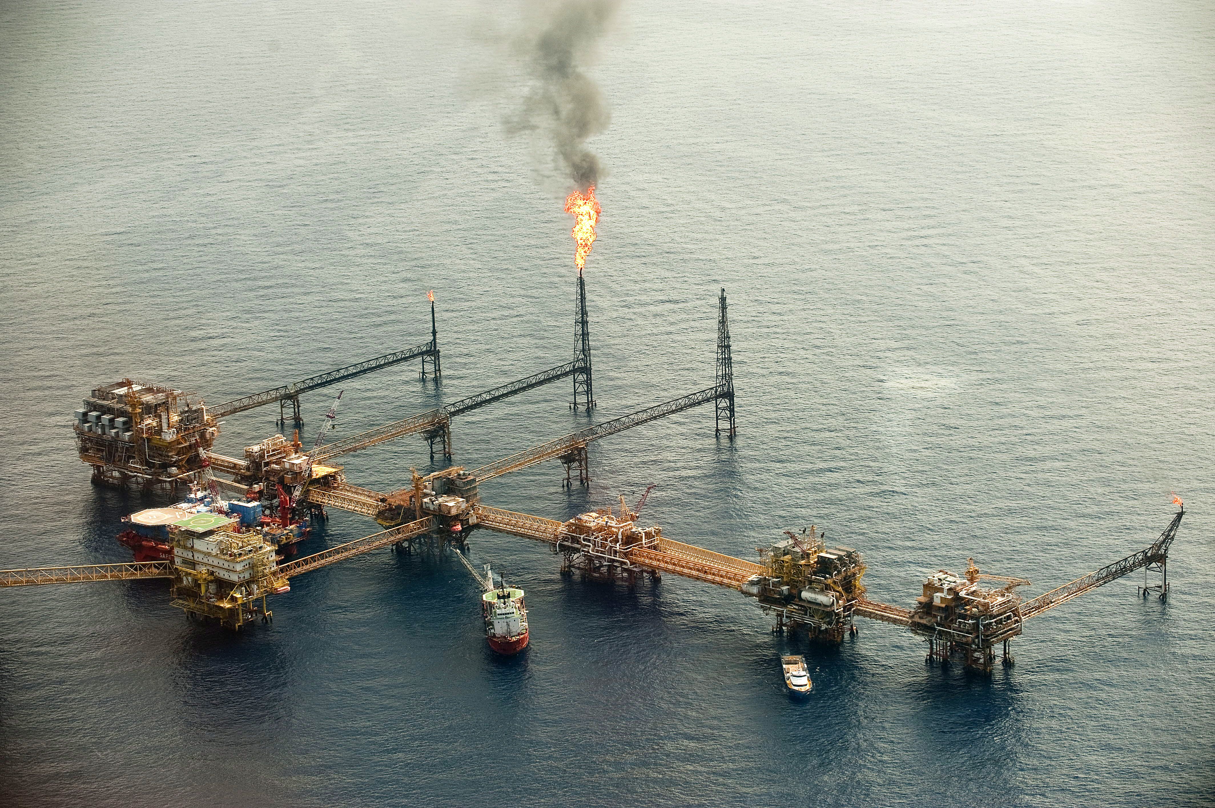 Нефтяной комплекс "Кантарелл" компании Pemex Нефтяной комплекс "Кантарелл" компании Pemex