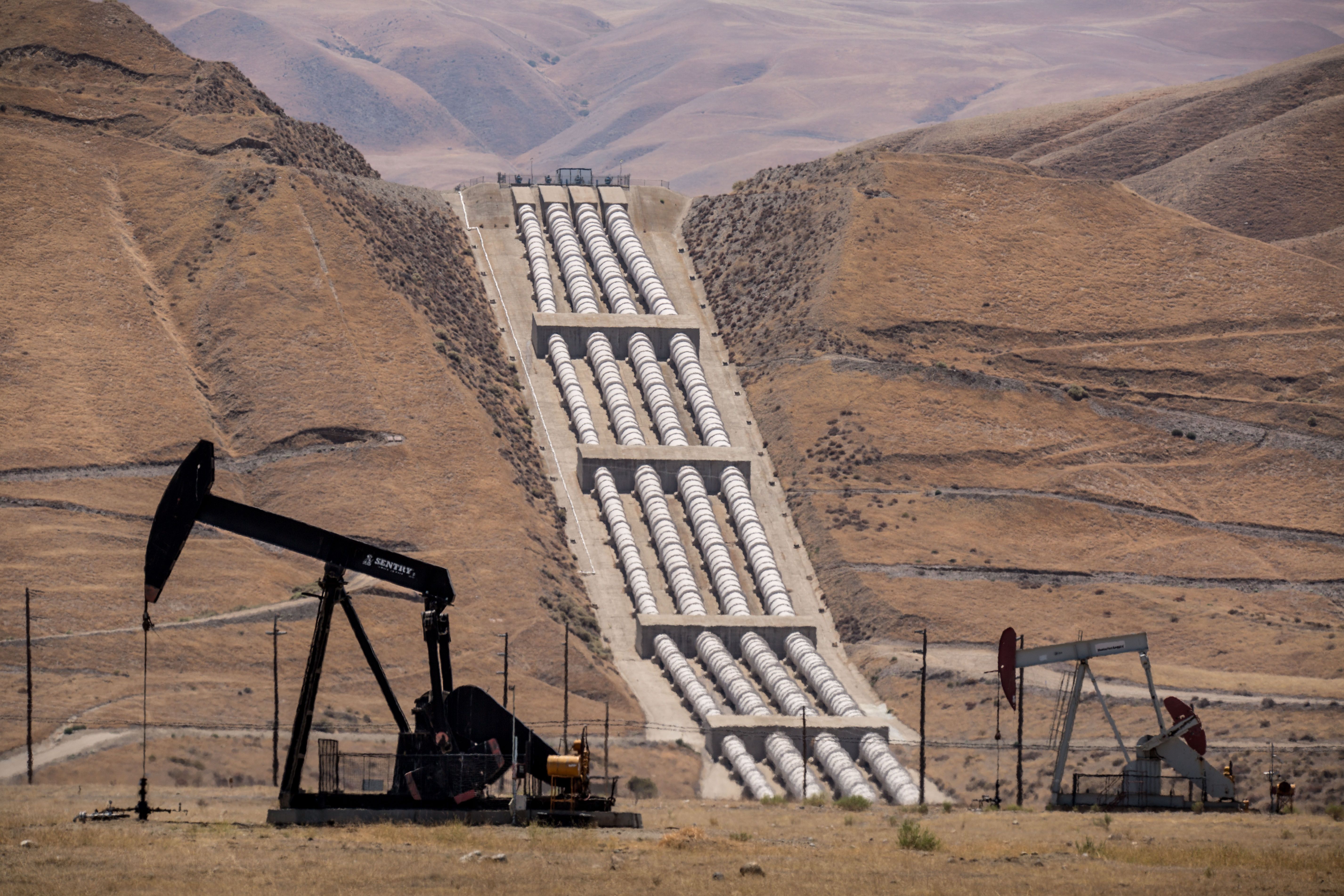 Нефтяная скважина в Калифорнии Нефтяная скважина в Калифорнии