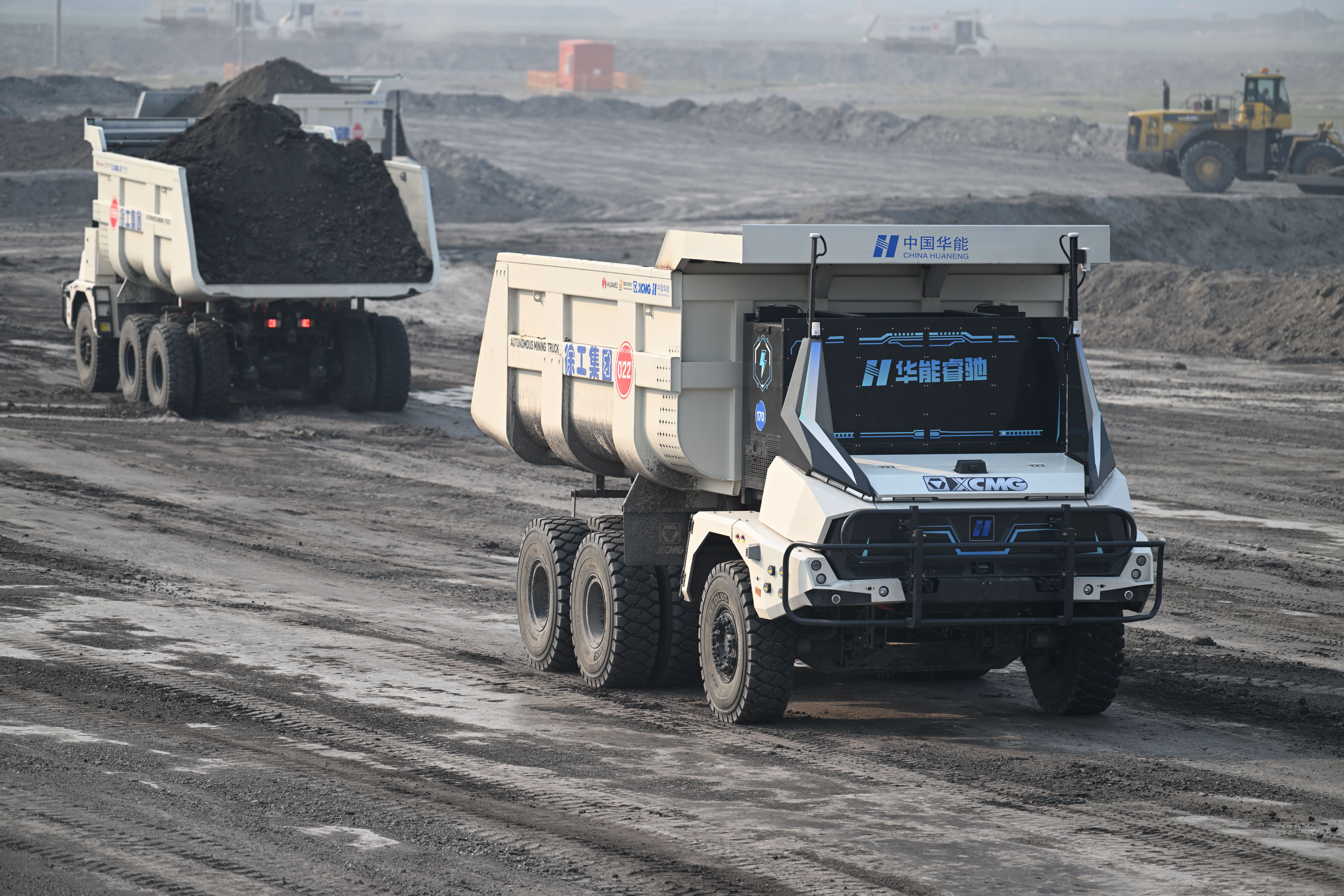 Беспилотные карьерные самосвалы в Китае Беспилотные карьерные самосвалы в Китае