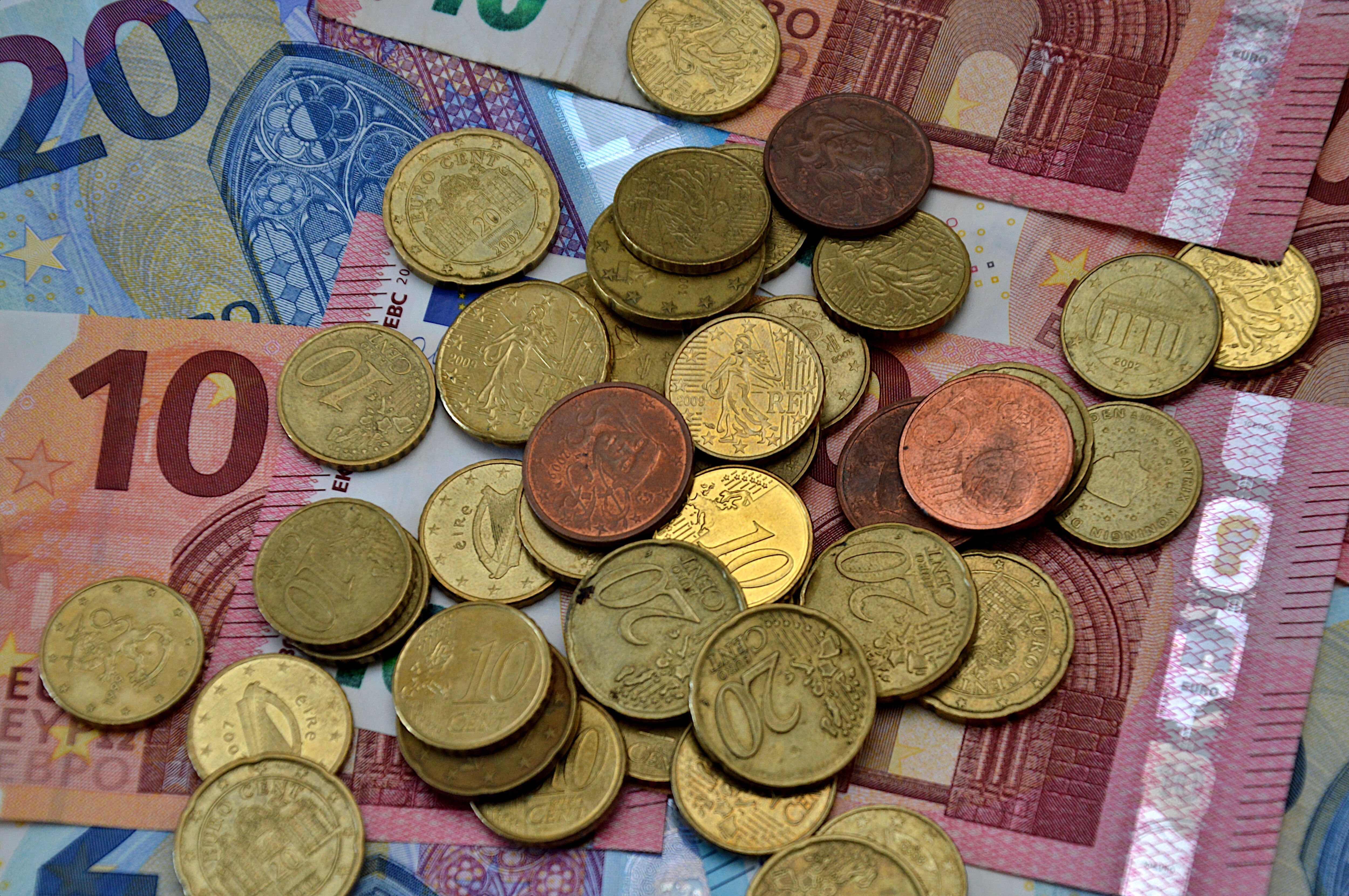 Банкноты евро и евроценты Банкноты евро и евроценты