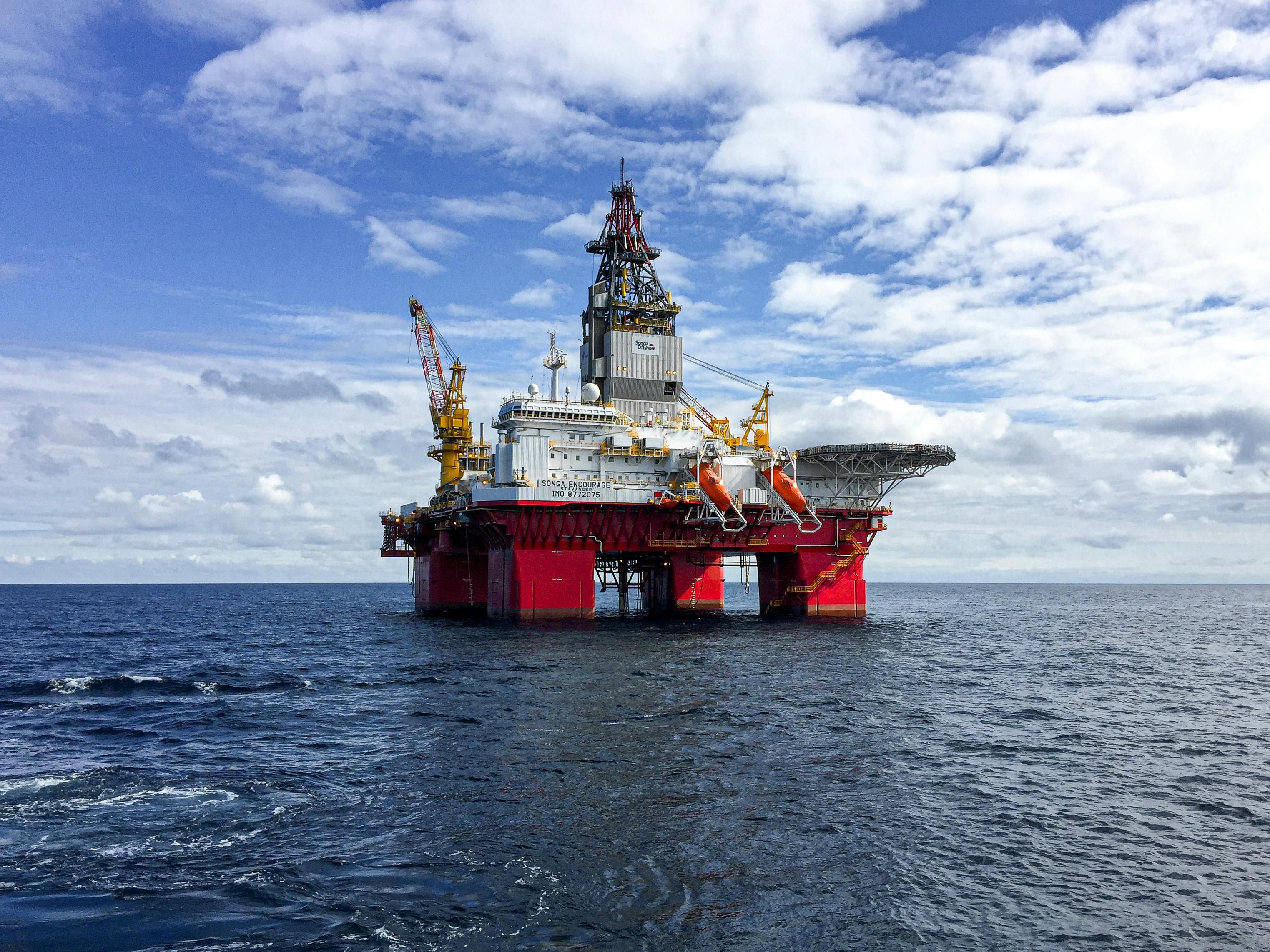Какая страна в мире имеет больше всего нефти