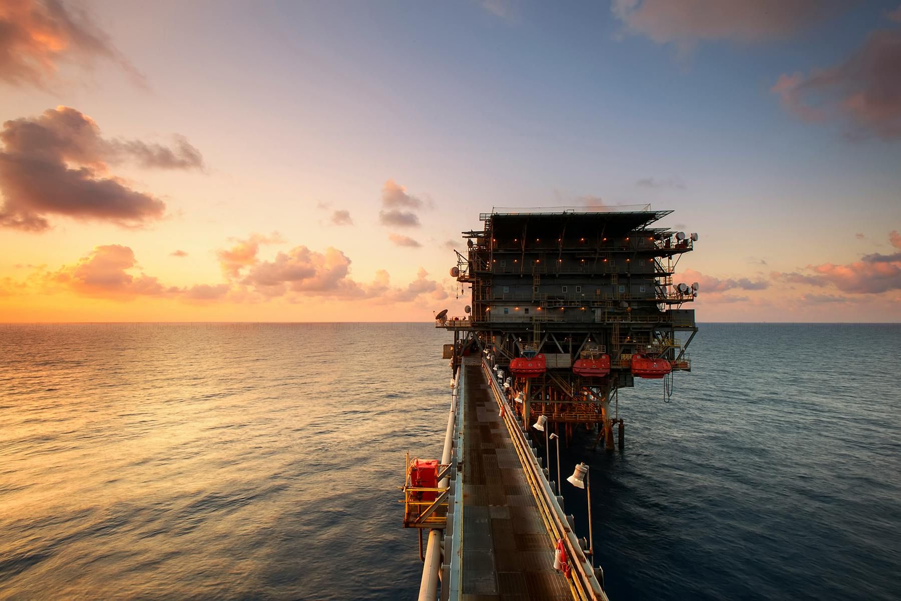 В каком море больше всего нефти в мире - сколько запасов нефти в Персидском заливе