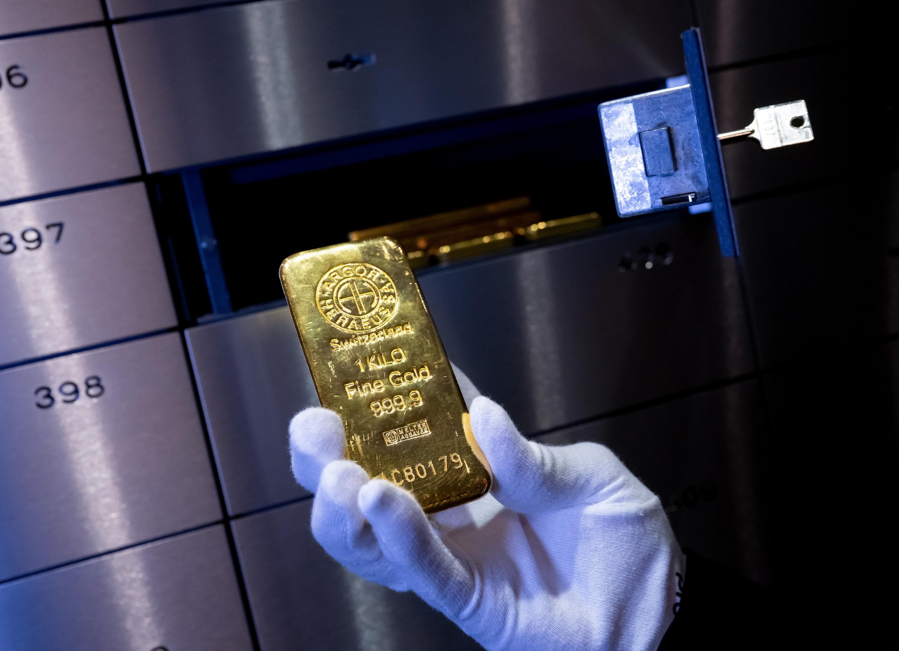 Слитки золота Слитки золота