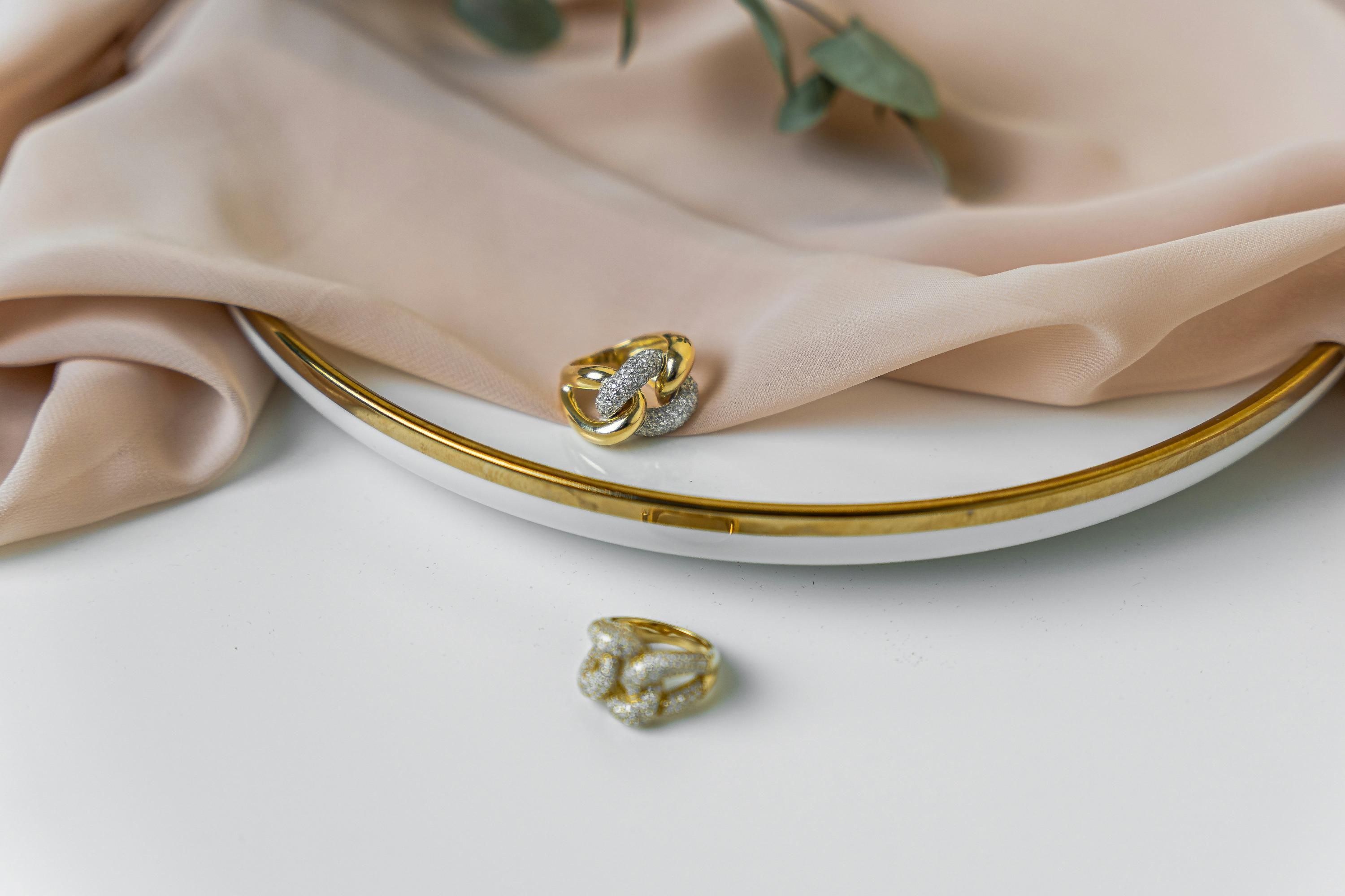 Яка ціна золота ювелірного за 1 грам