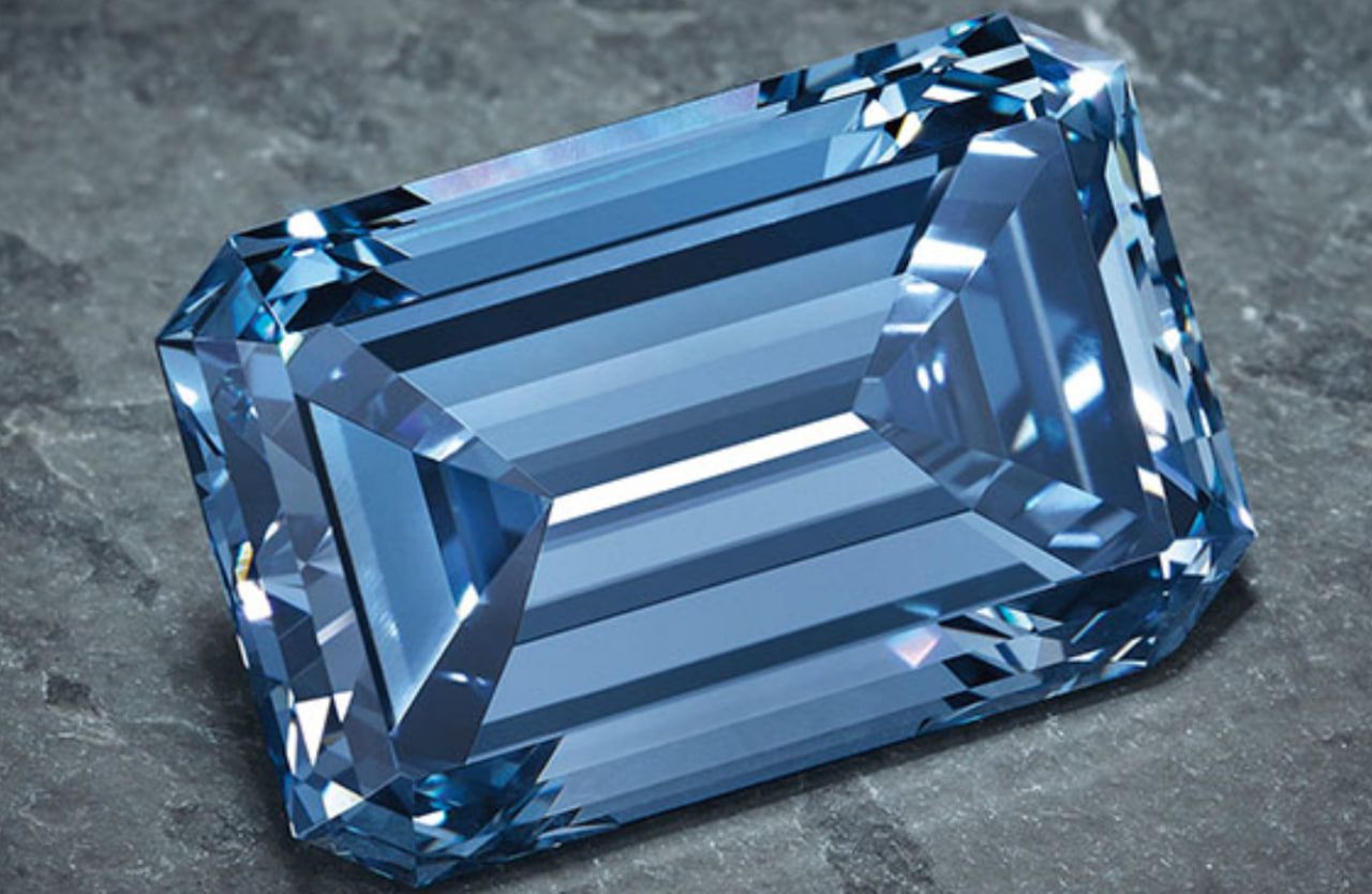 Цена бриллианта Оппенгеймер Блю - чем известен голубой камень Оппенгеймер Блю Цена бриллианта Оппенгеймер Блю - чем известен голубой камень Оппенгеймер Блю