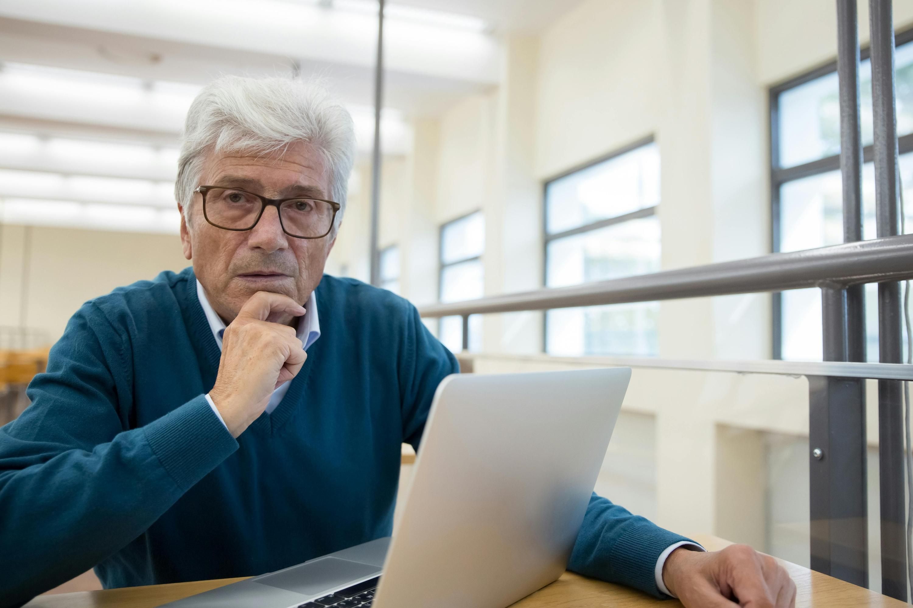 Пенсії держслужбовців в Україні