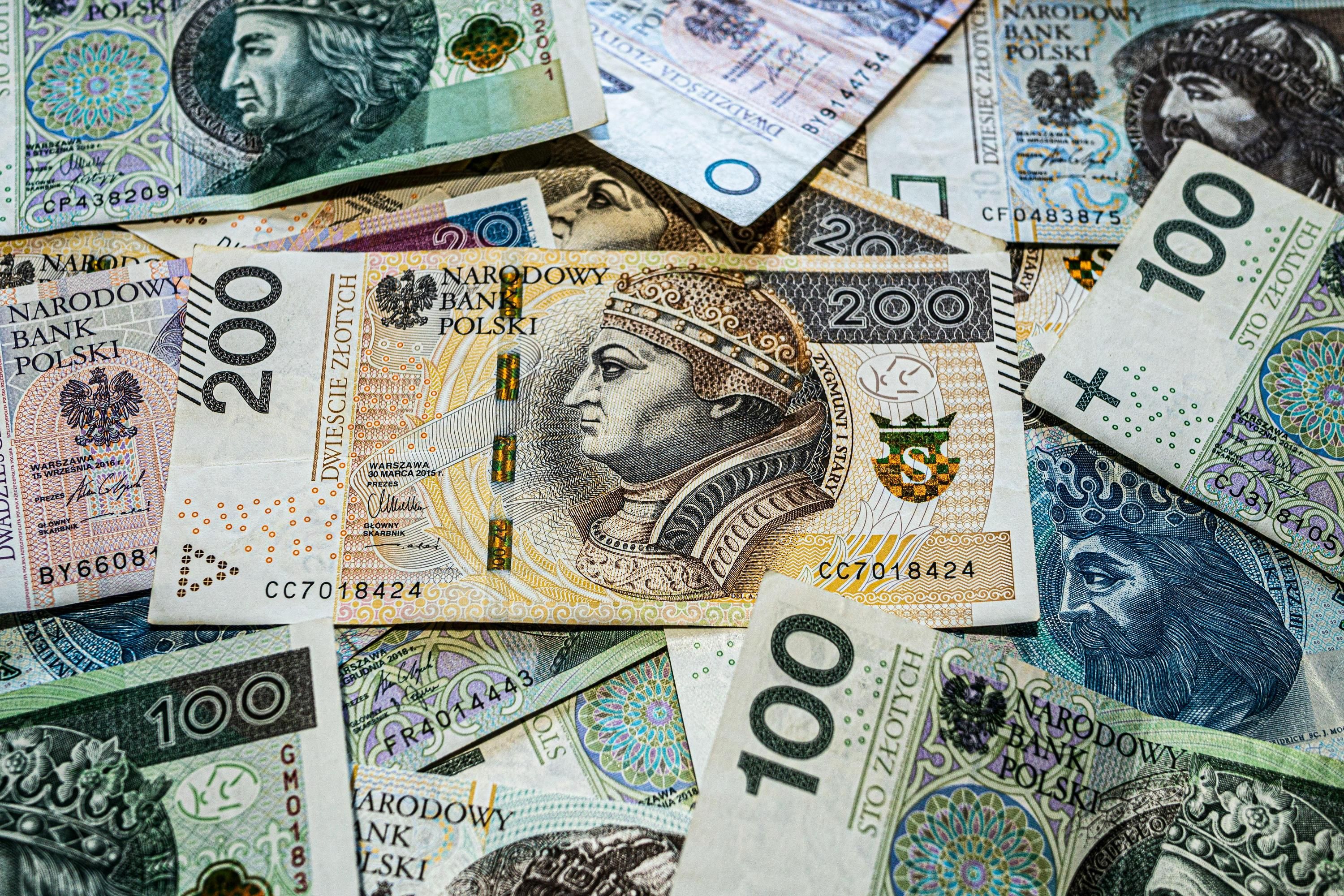 Що відбувається з курсом злотого перед вихідними