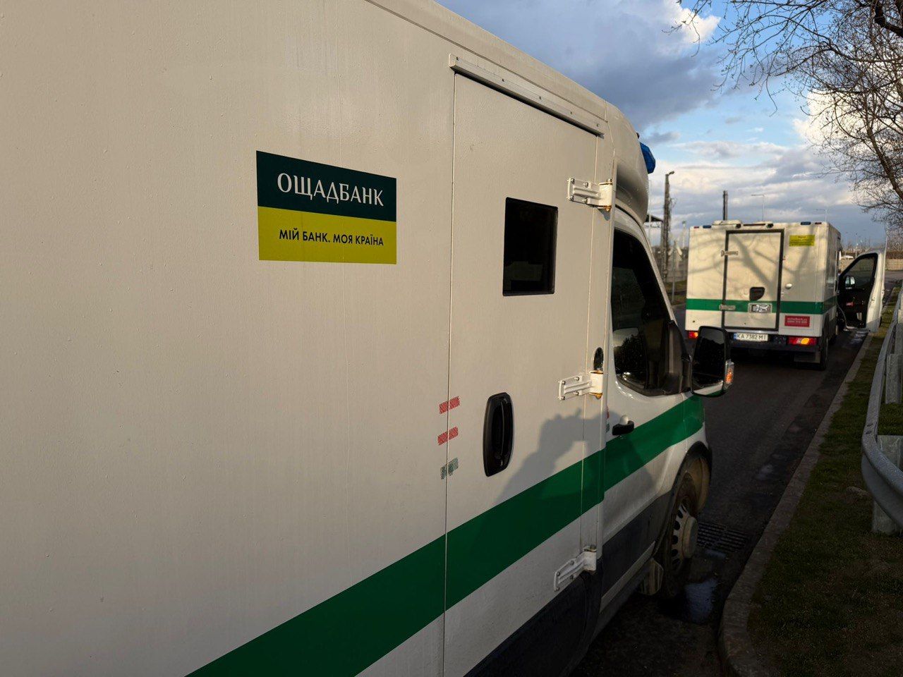 Инкассатор Ощадбанка рассказал о задержании в Венгрии Инкассатор Ощадбанка рассказал о задержании в Венгрии