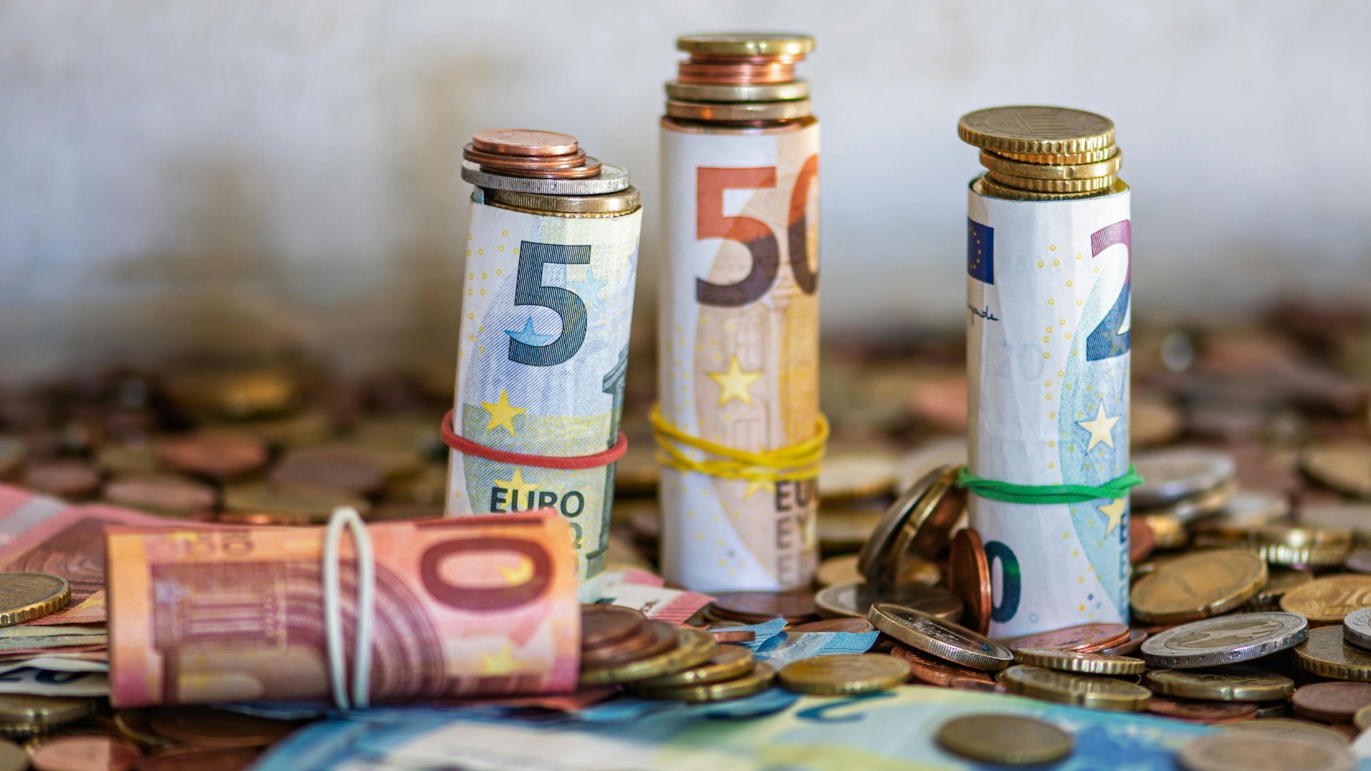 Каким будет курс доллара и евро 31 марта 2026 года