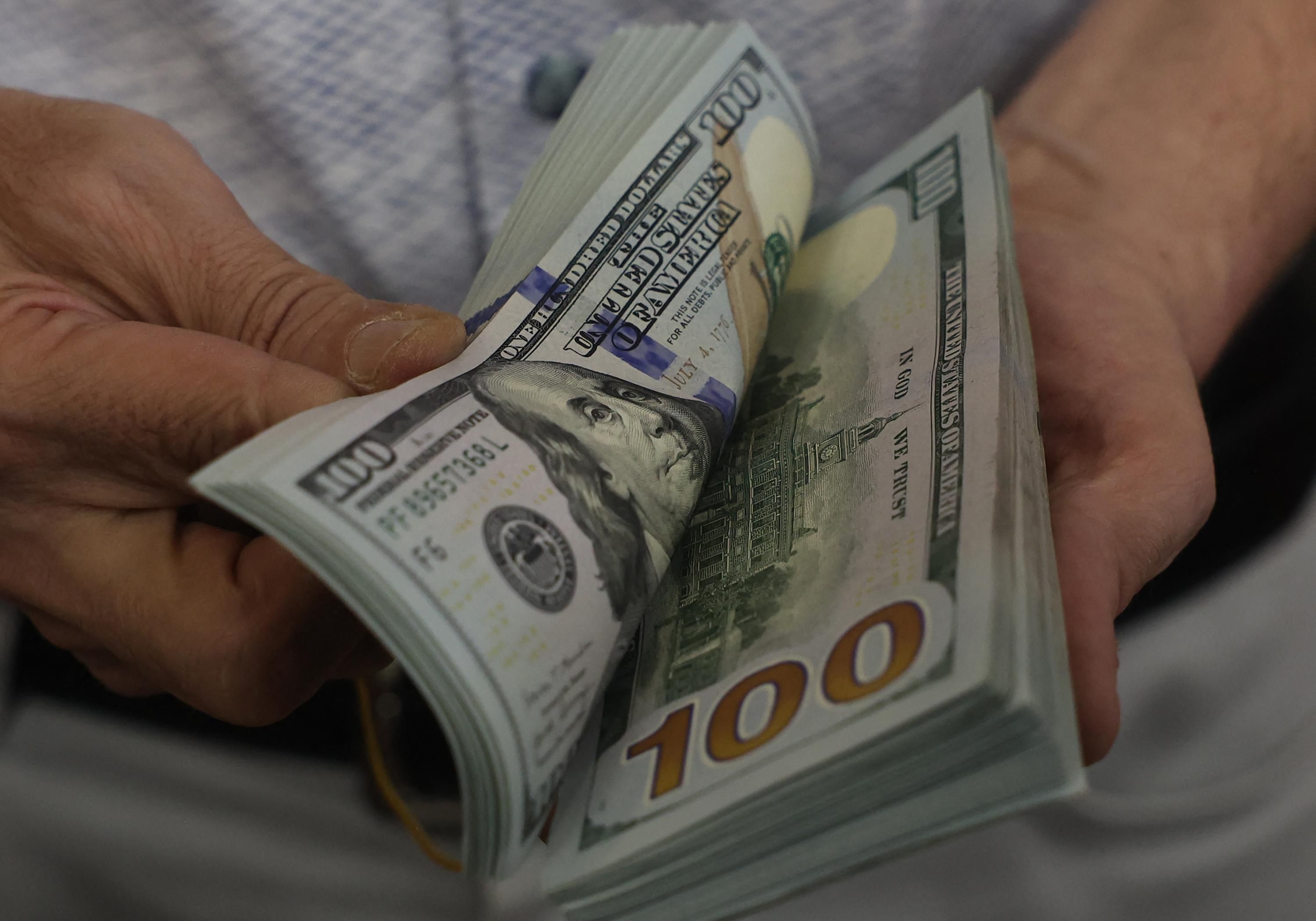 Курс валют в Україні 19 квітня